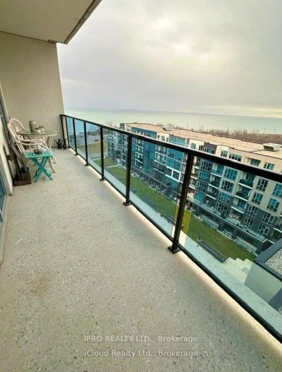 16 Concord Place, #909