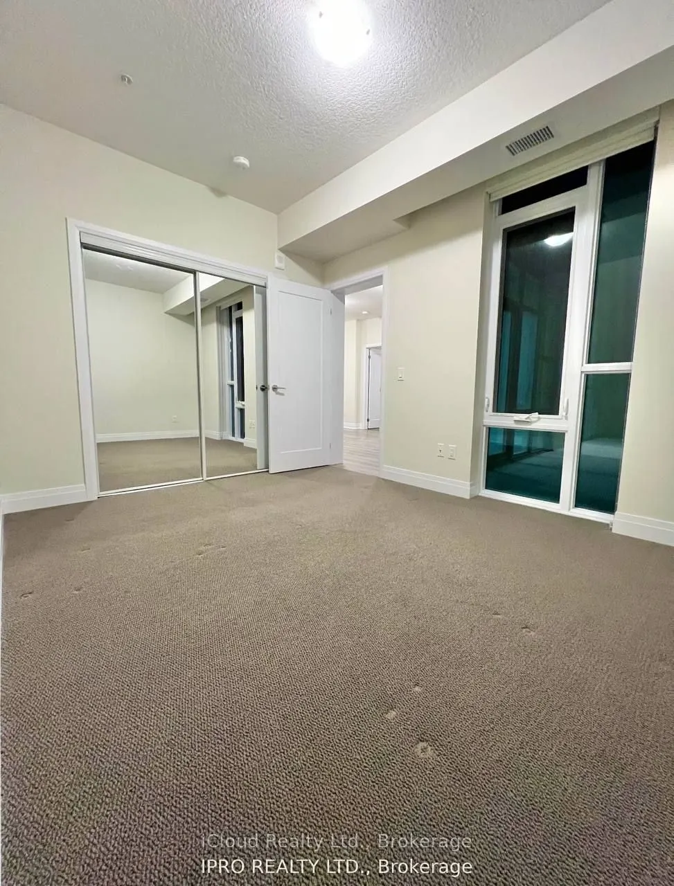 16 Concord Place, #909