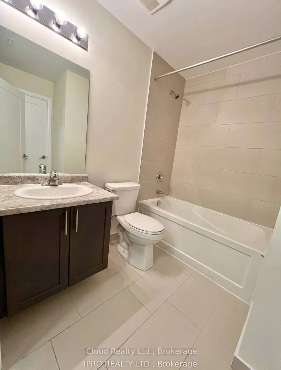 16 Concord Place, #909