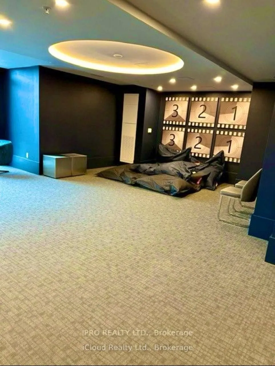 16 Concord Place, #909
