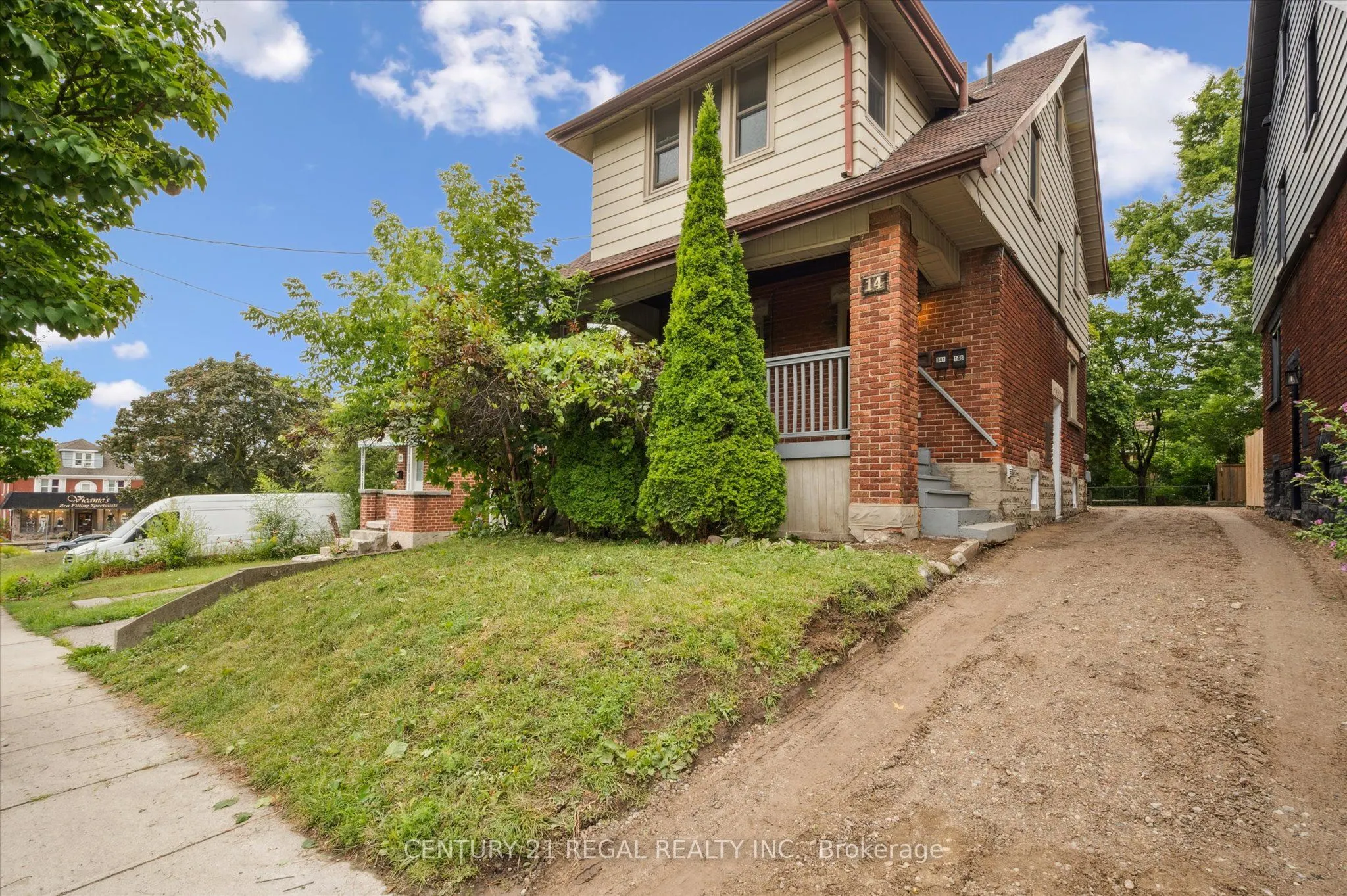 14 Stirling Avenue N