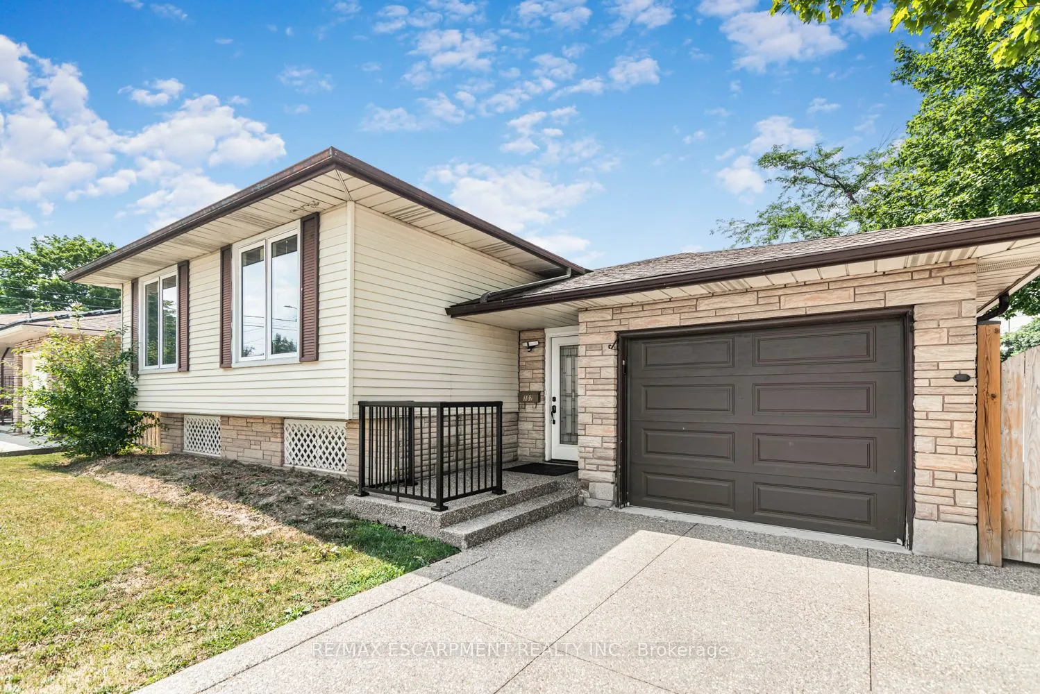 102 Quaker Crescent