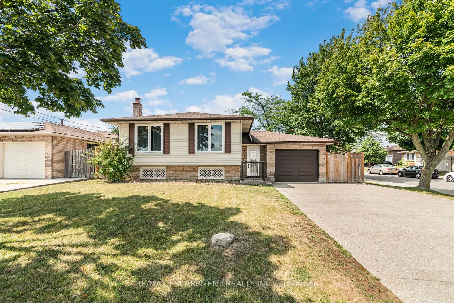 102 Quaker Crescent