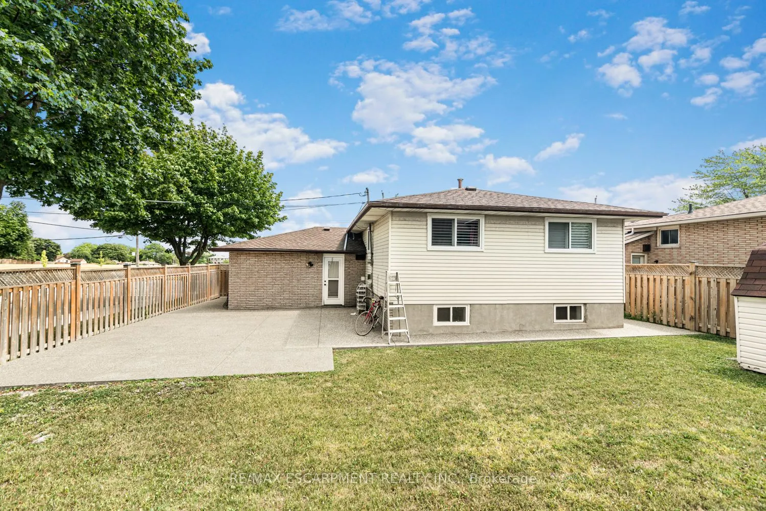 102 Quaker Crescent