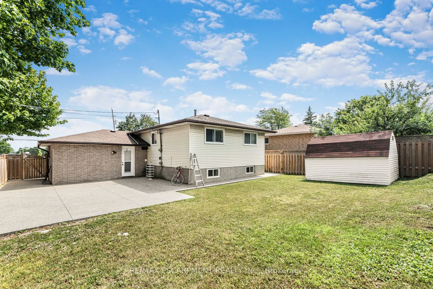 102 Quaker Crescent