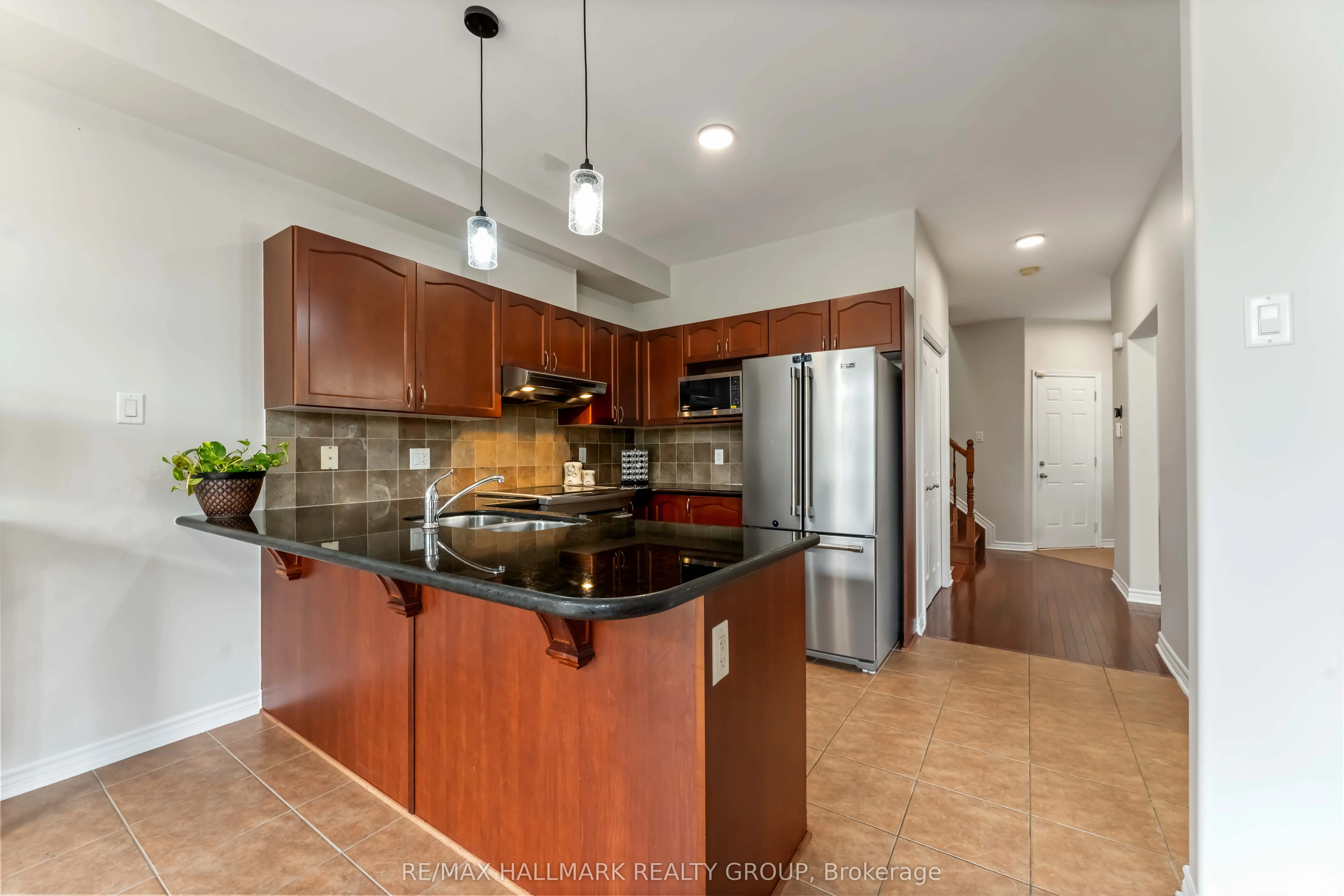 656 Everlasting Crescent
