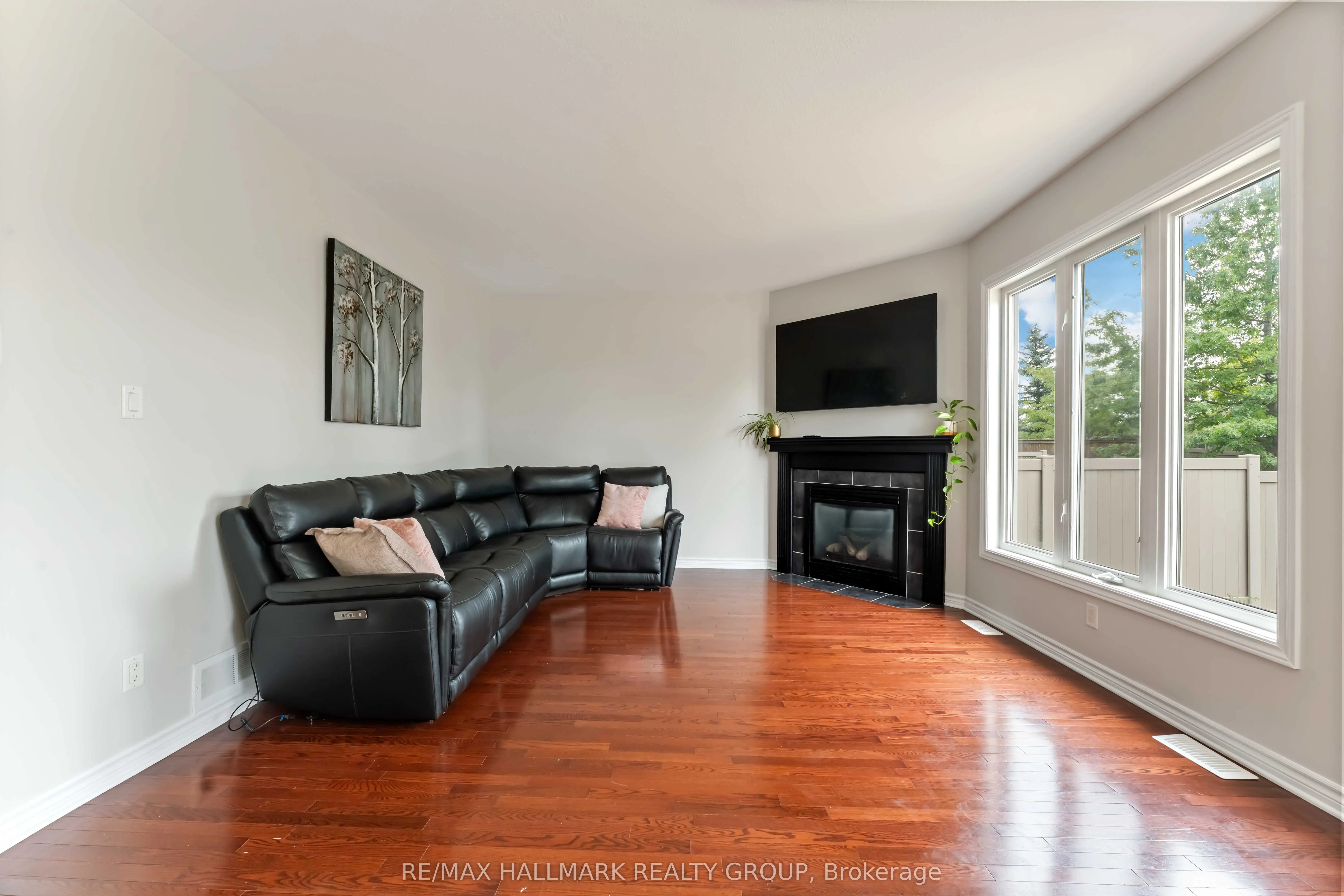 656 Everlasting Crescent
