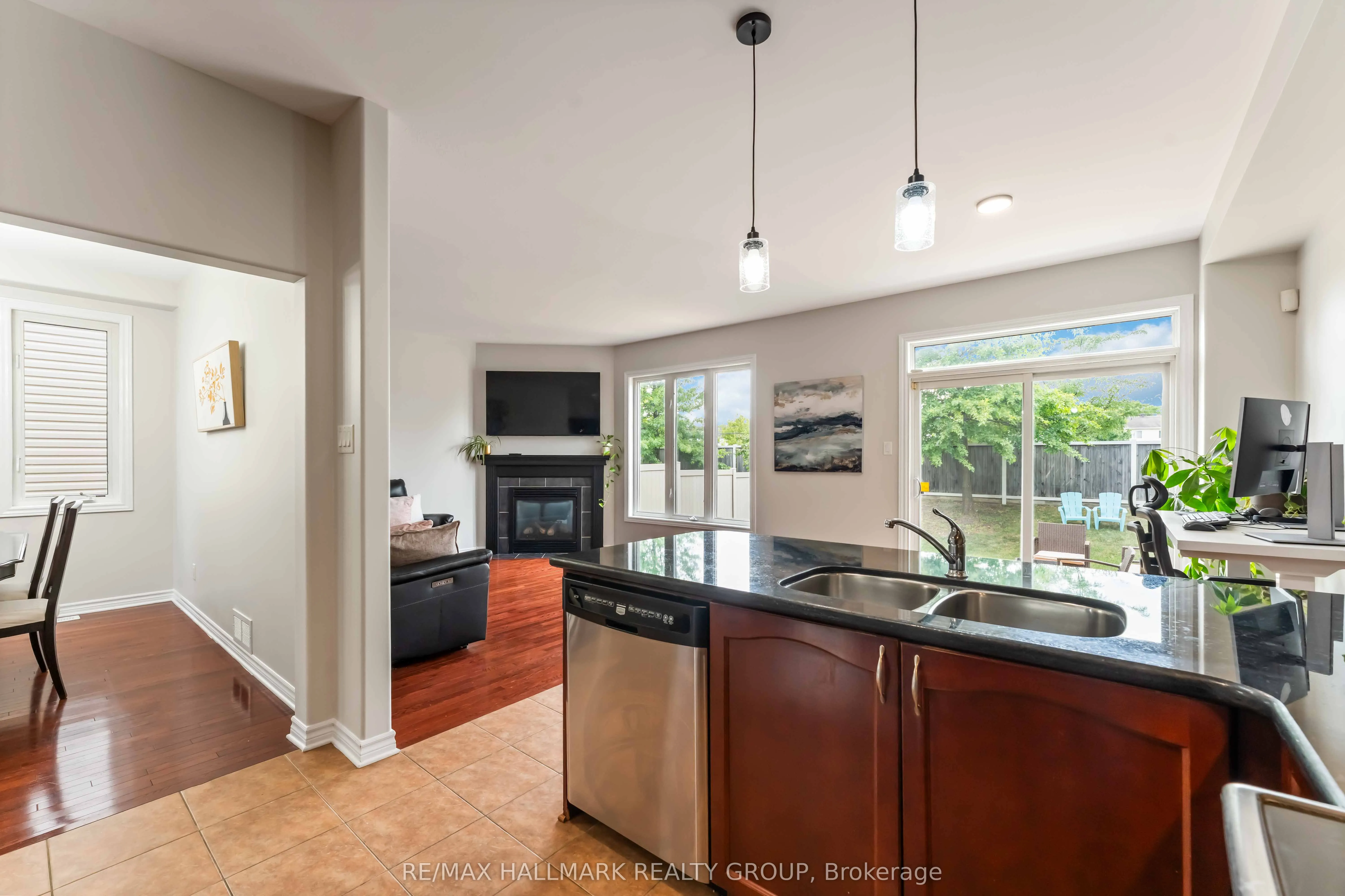 656 Everlasting Crescent