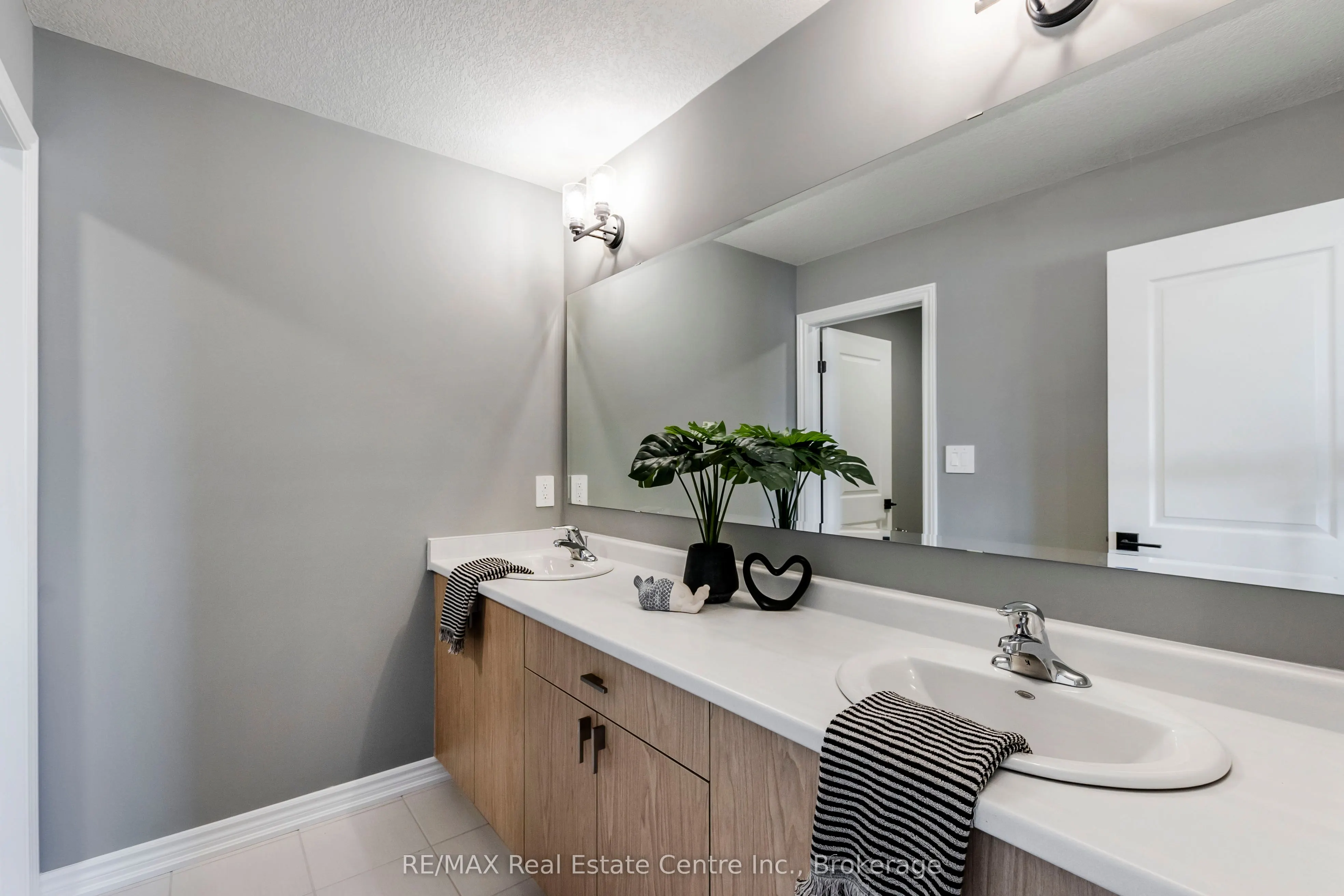 119 Langridge Way