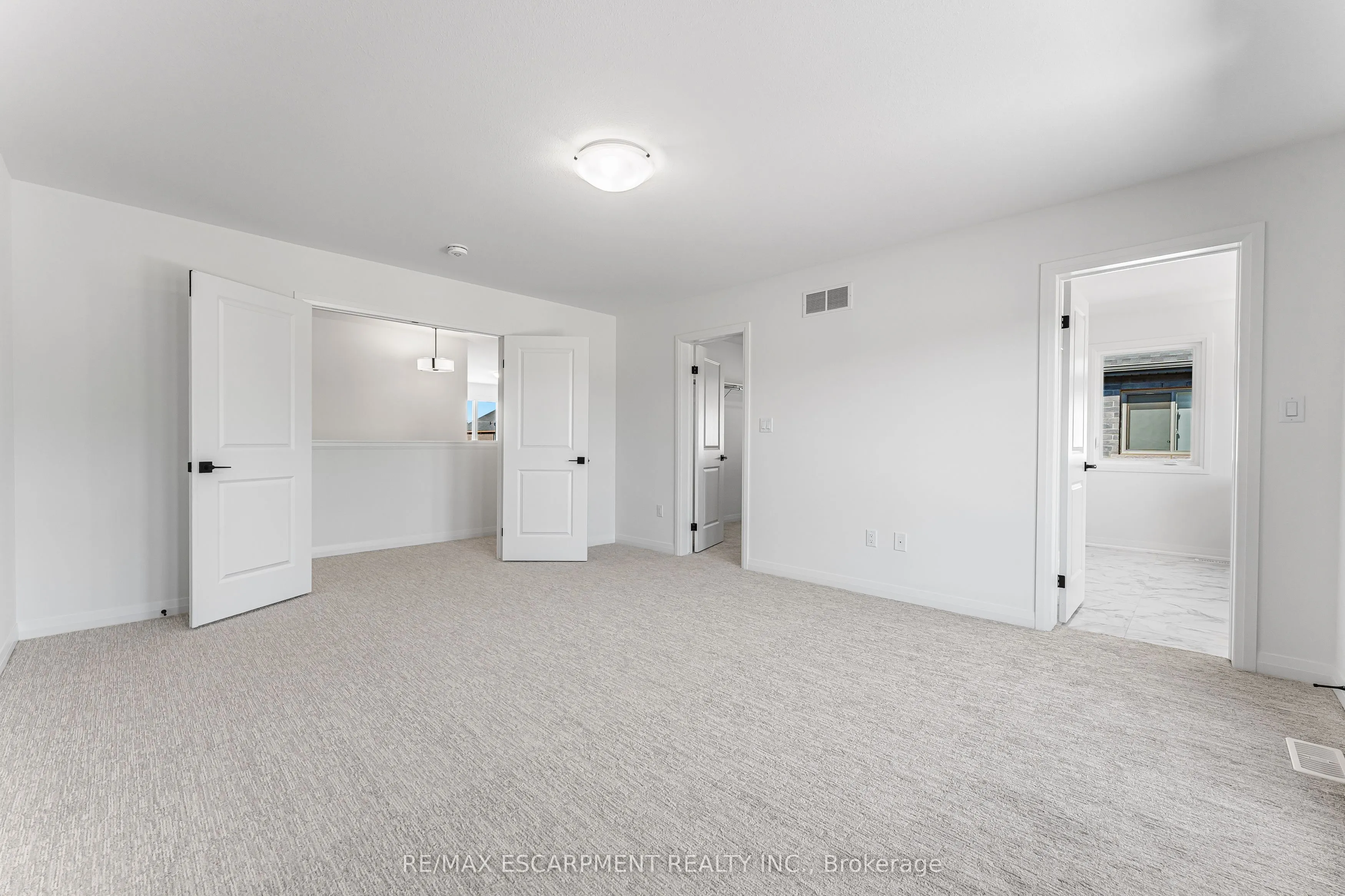 902 RUTHERFORD Street