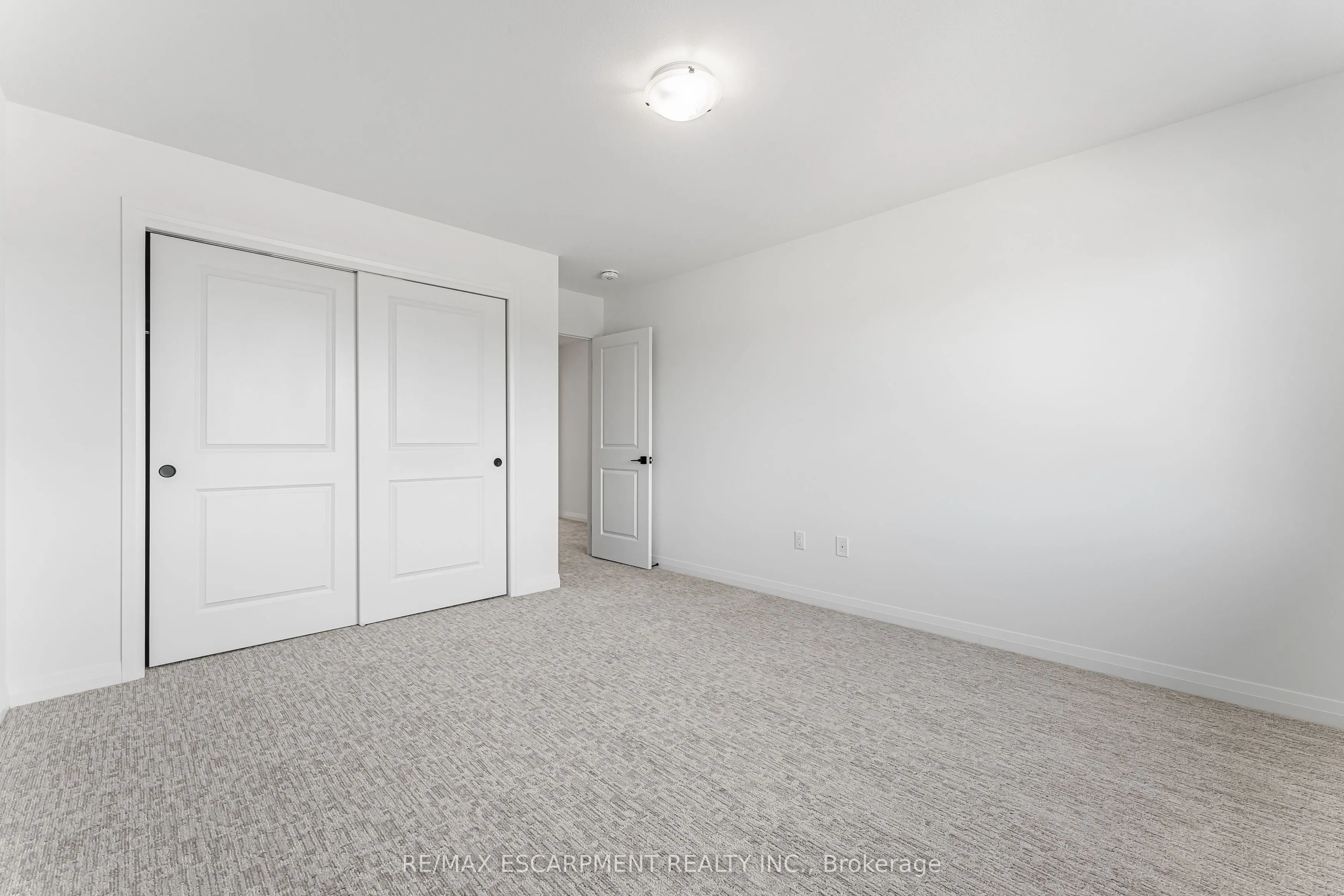 902 RUTHERFORD Street