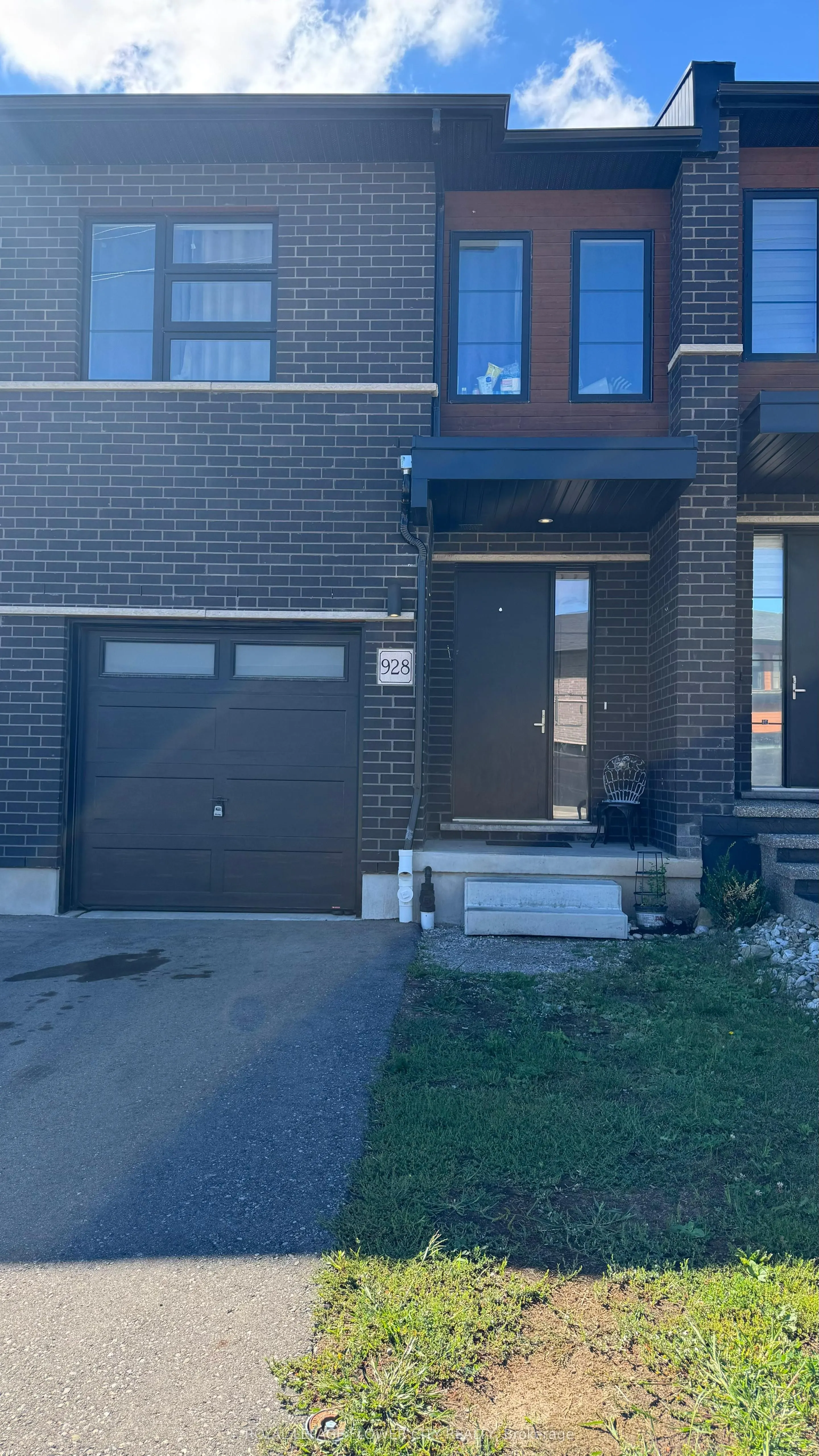 928 Robert Ferrie Drive