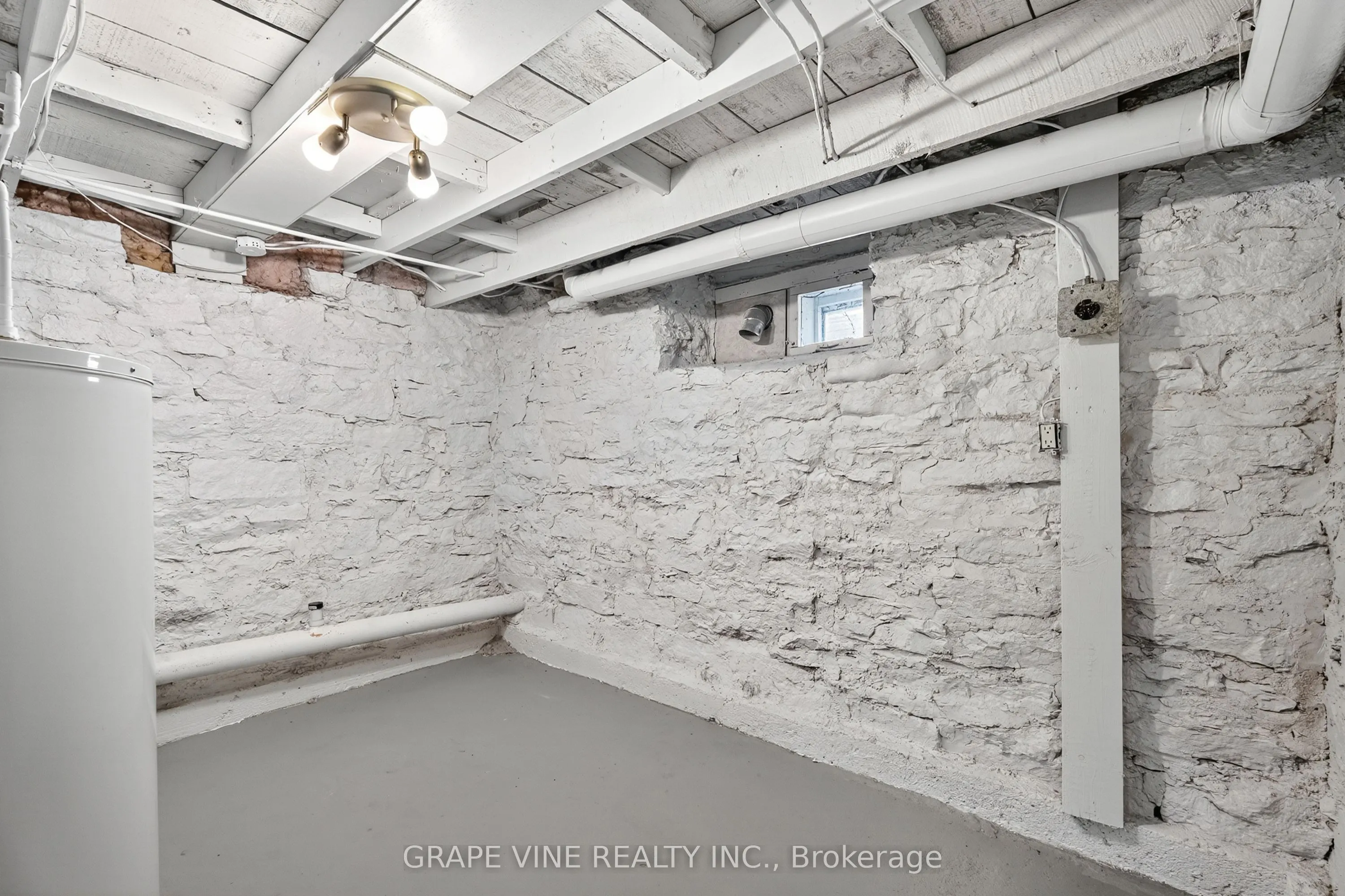 814 Laurier Street