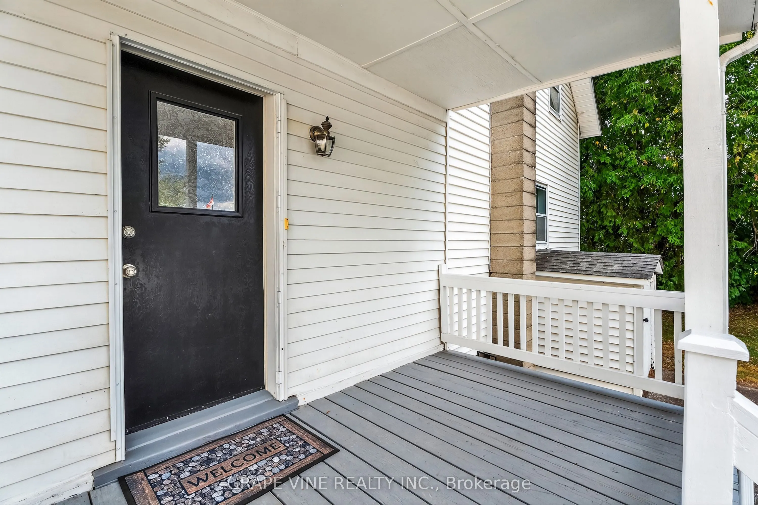 814 Laurier Street