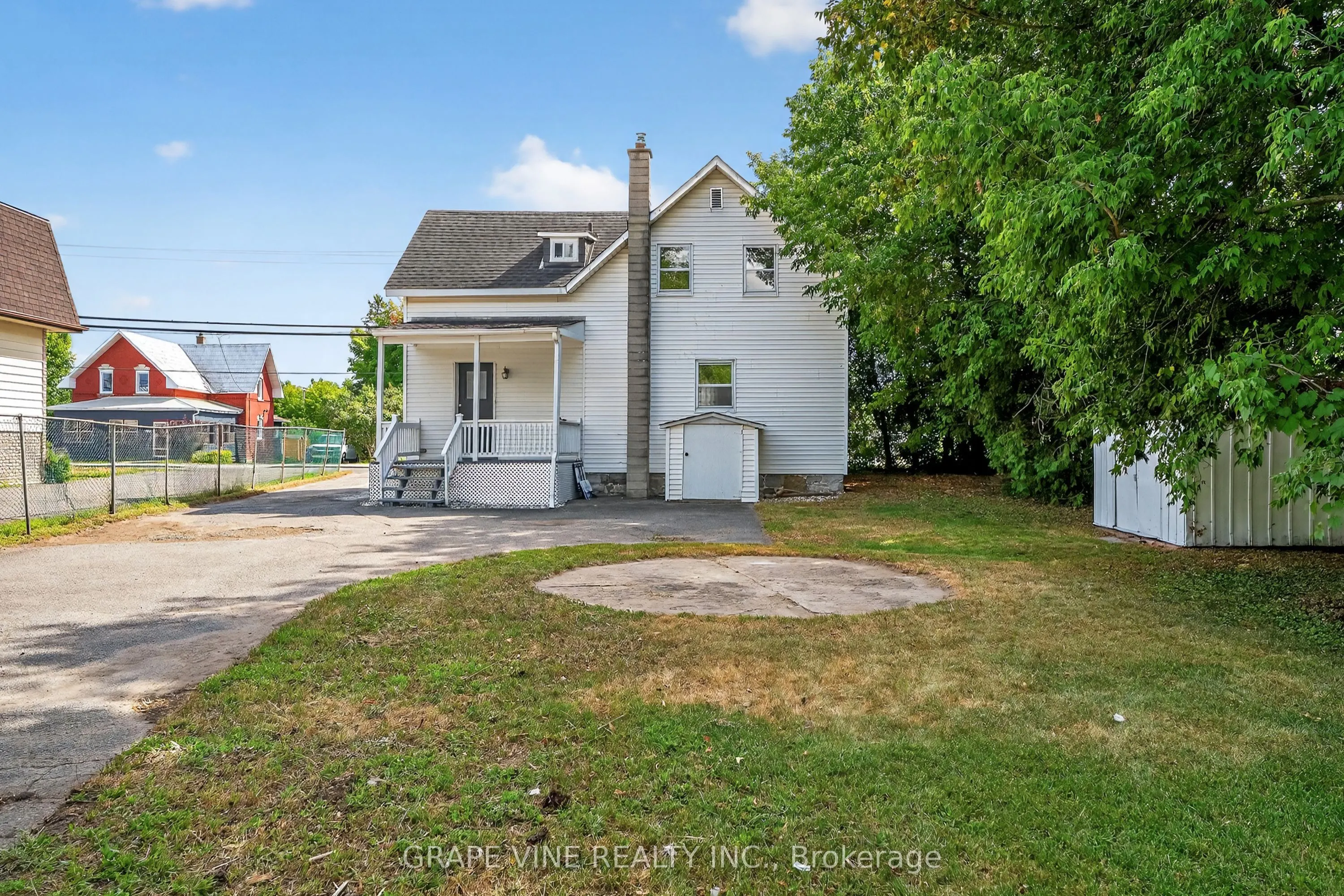 814 Laurier Street
