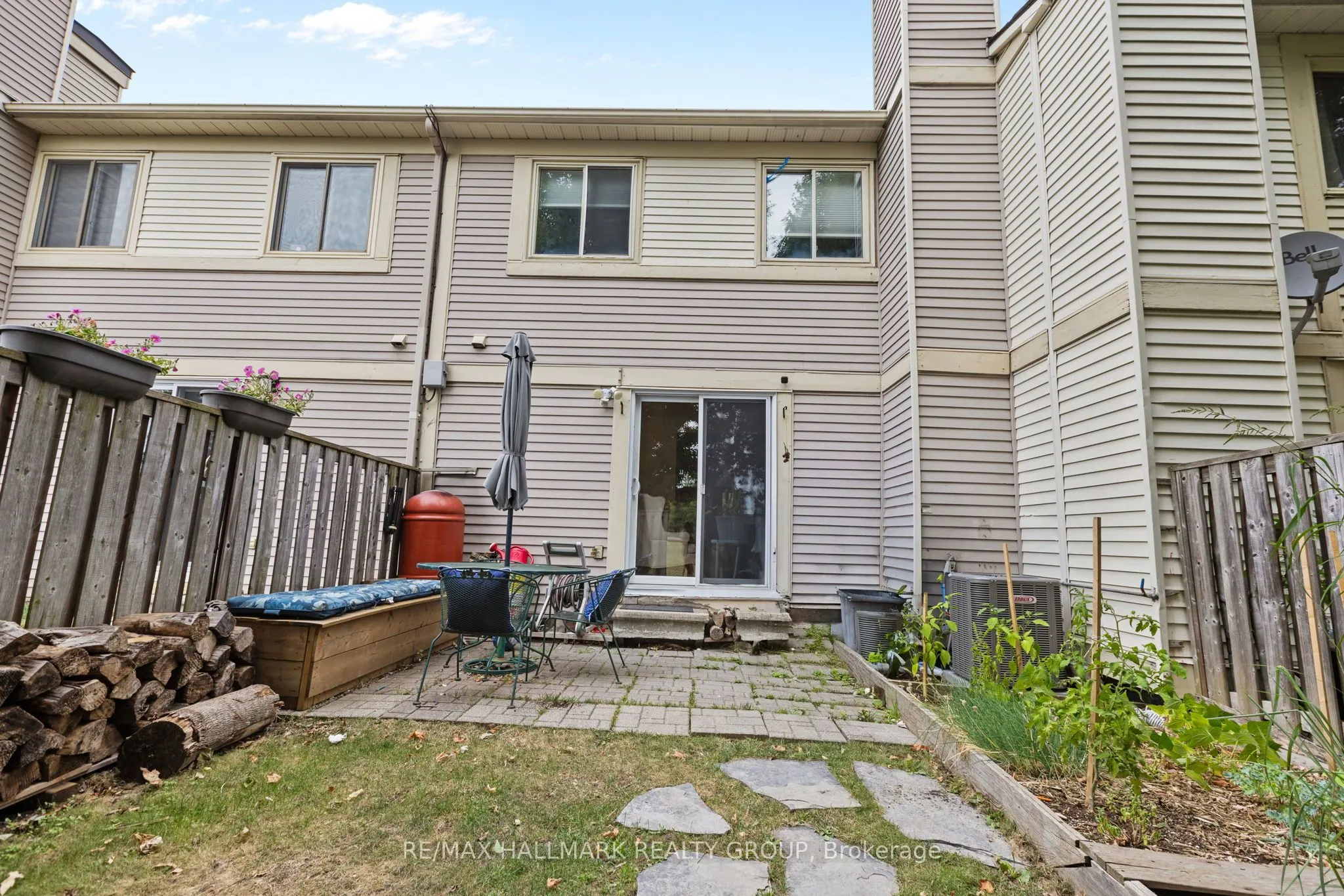 1598 Hoskins Crescent, #17
