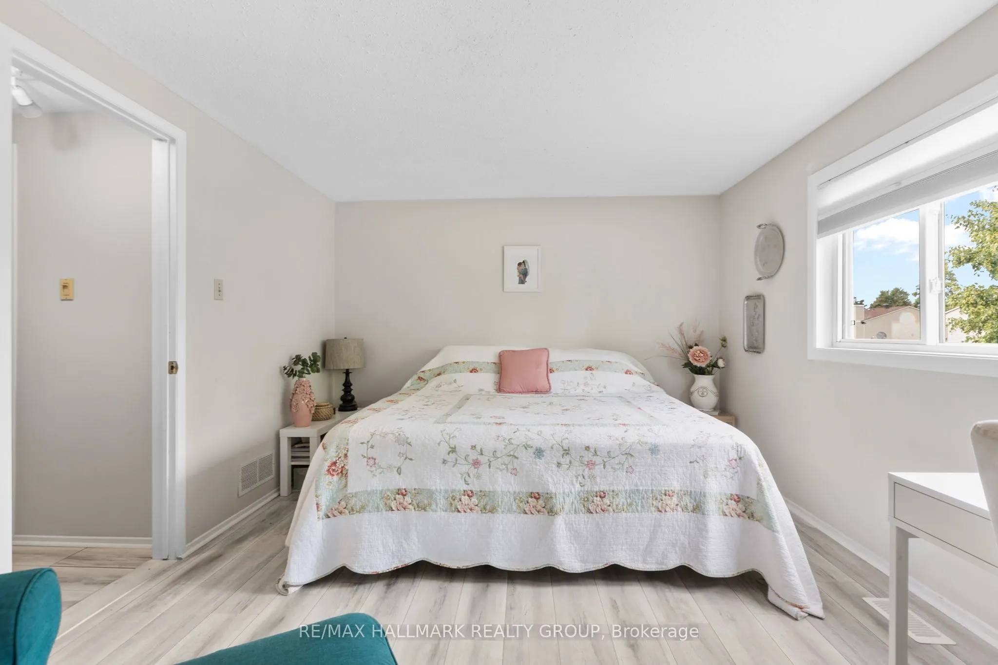 1598 Hoskins Crescent, #17