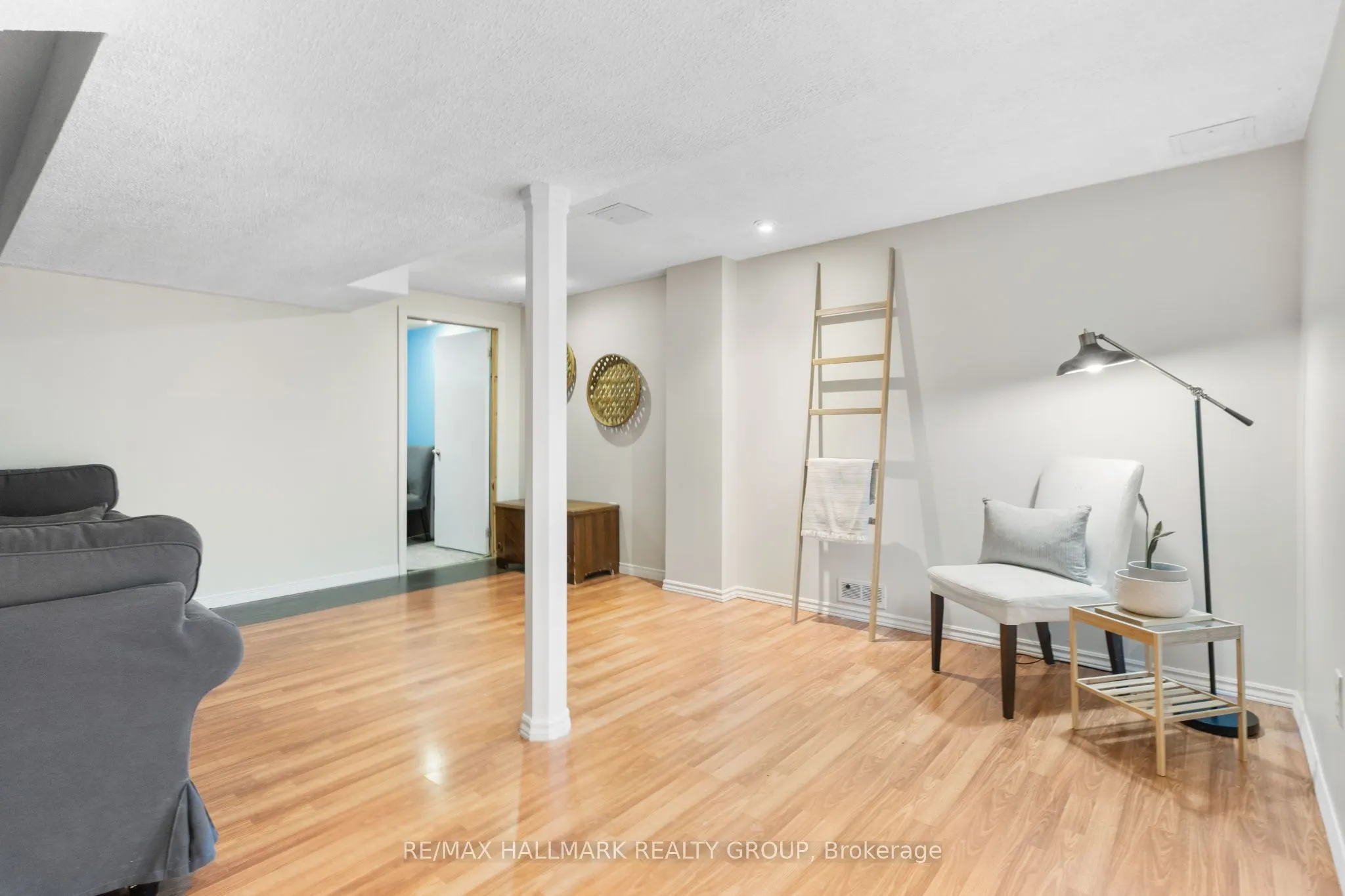 1598 Hoskins Crescent, #17