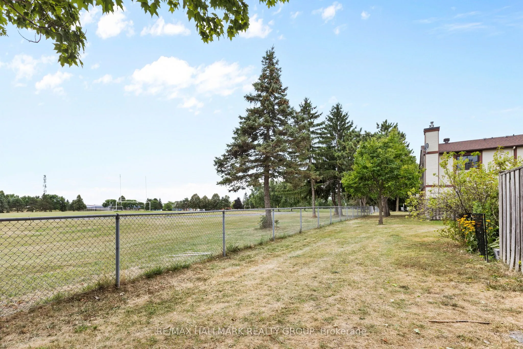 1598 Hoskins Crescent, #17
