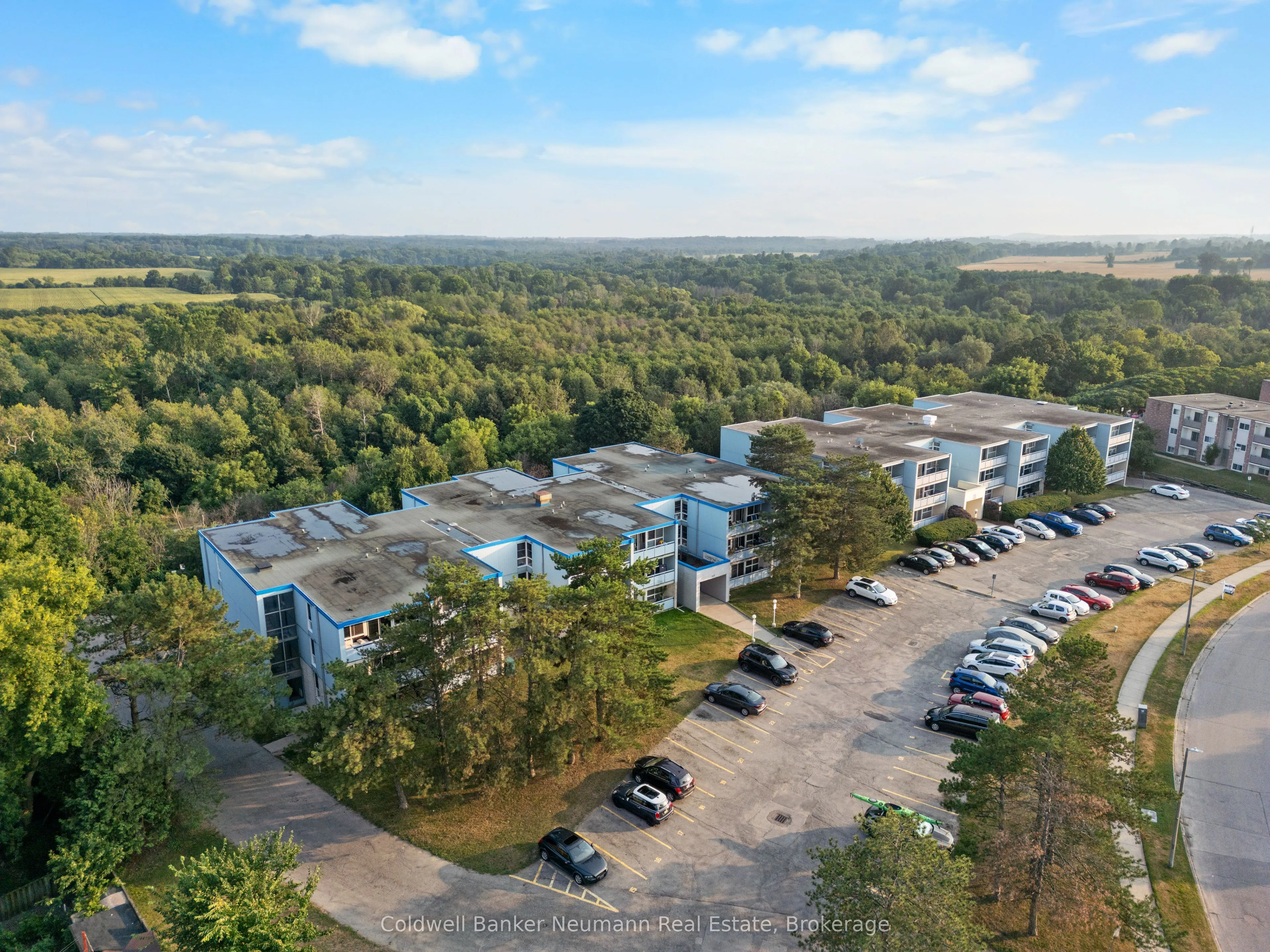 105 Conroy Crescent, #301