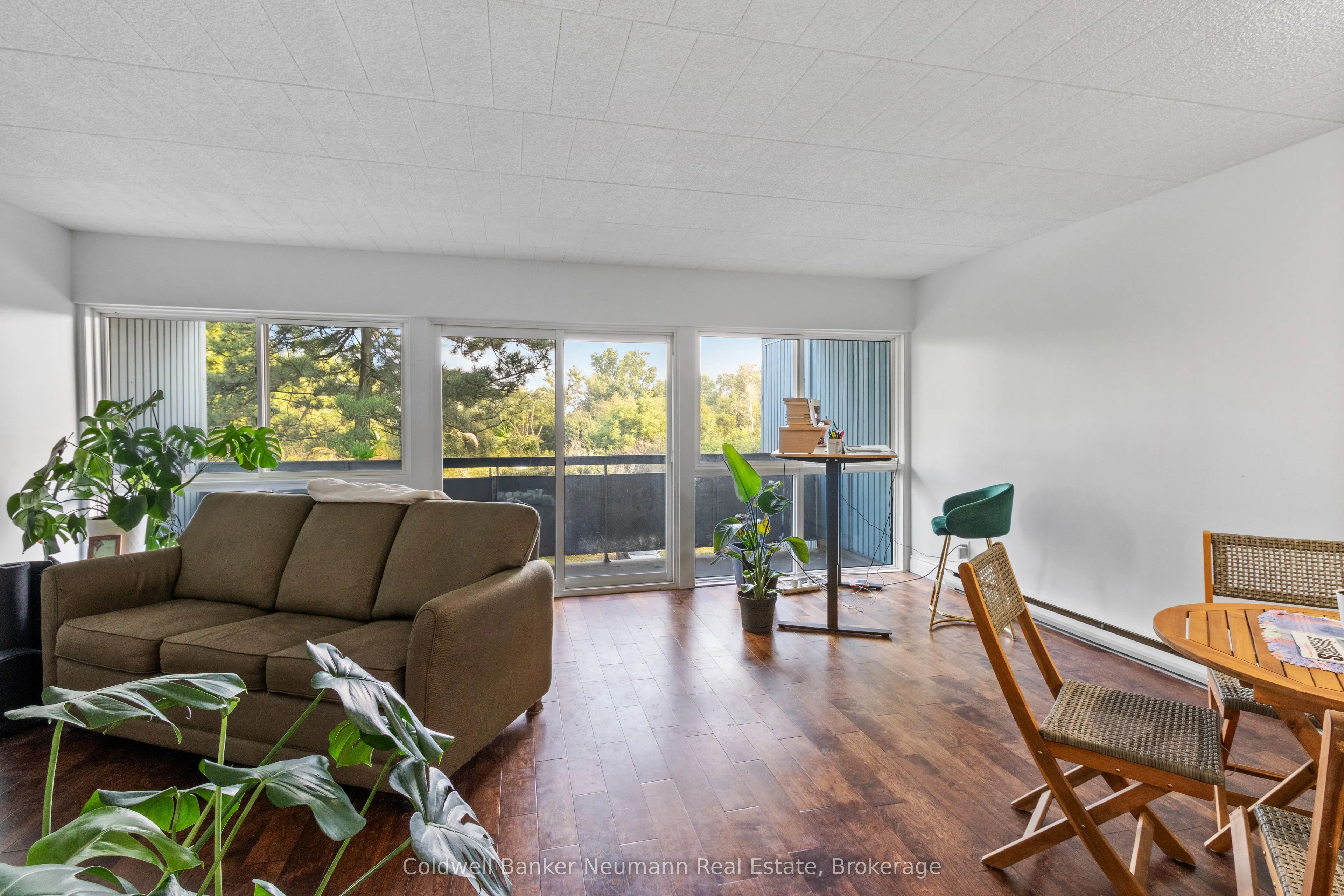 105 Conroy Crescent, #301