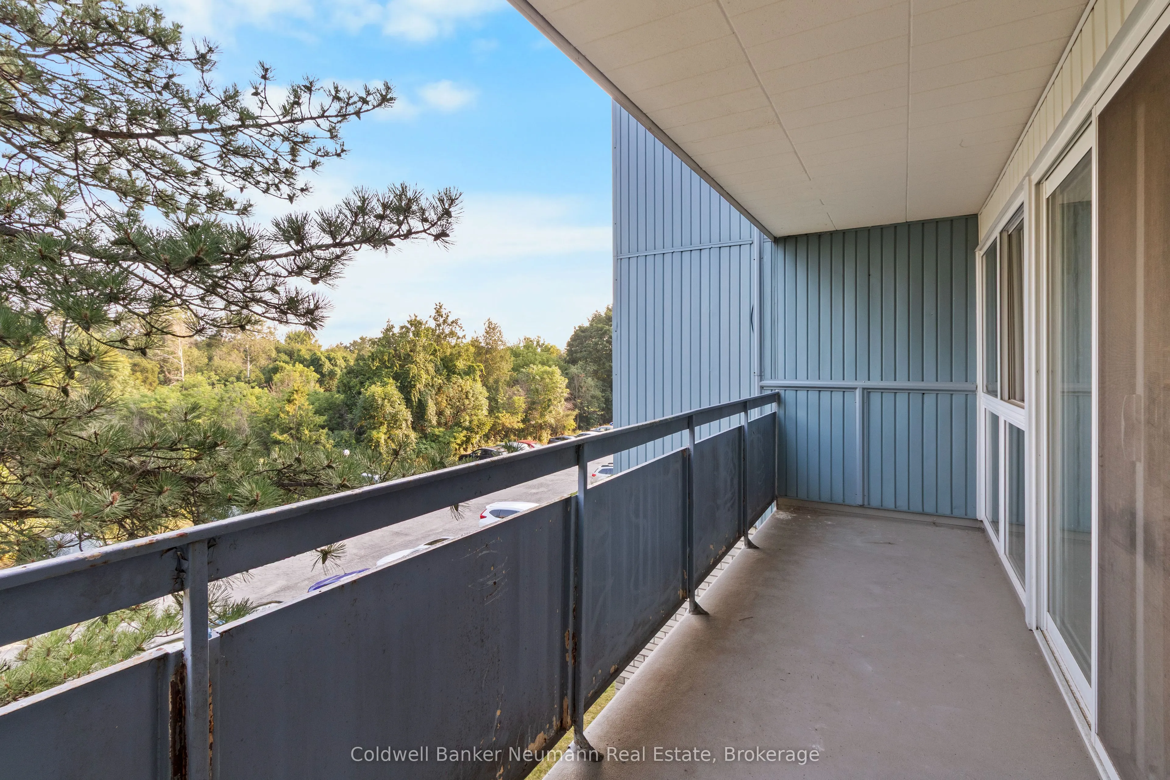 105 Conroy Crescent, #301