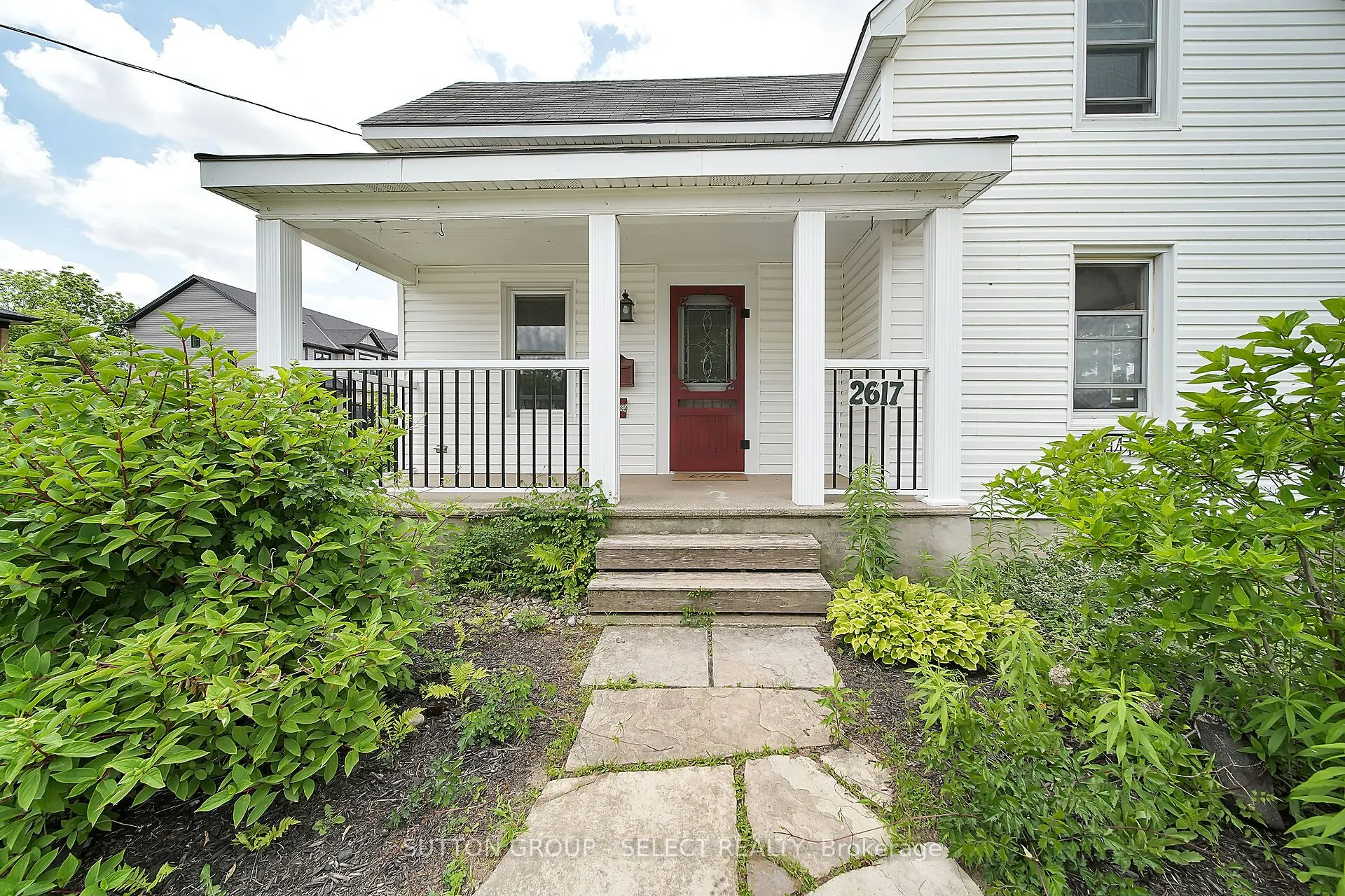 2617 QUEEN Street