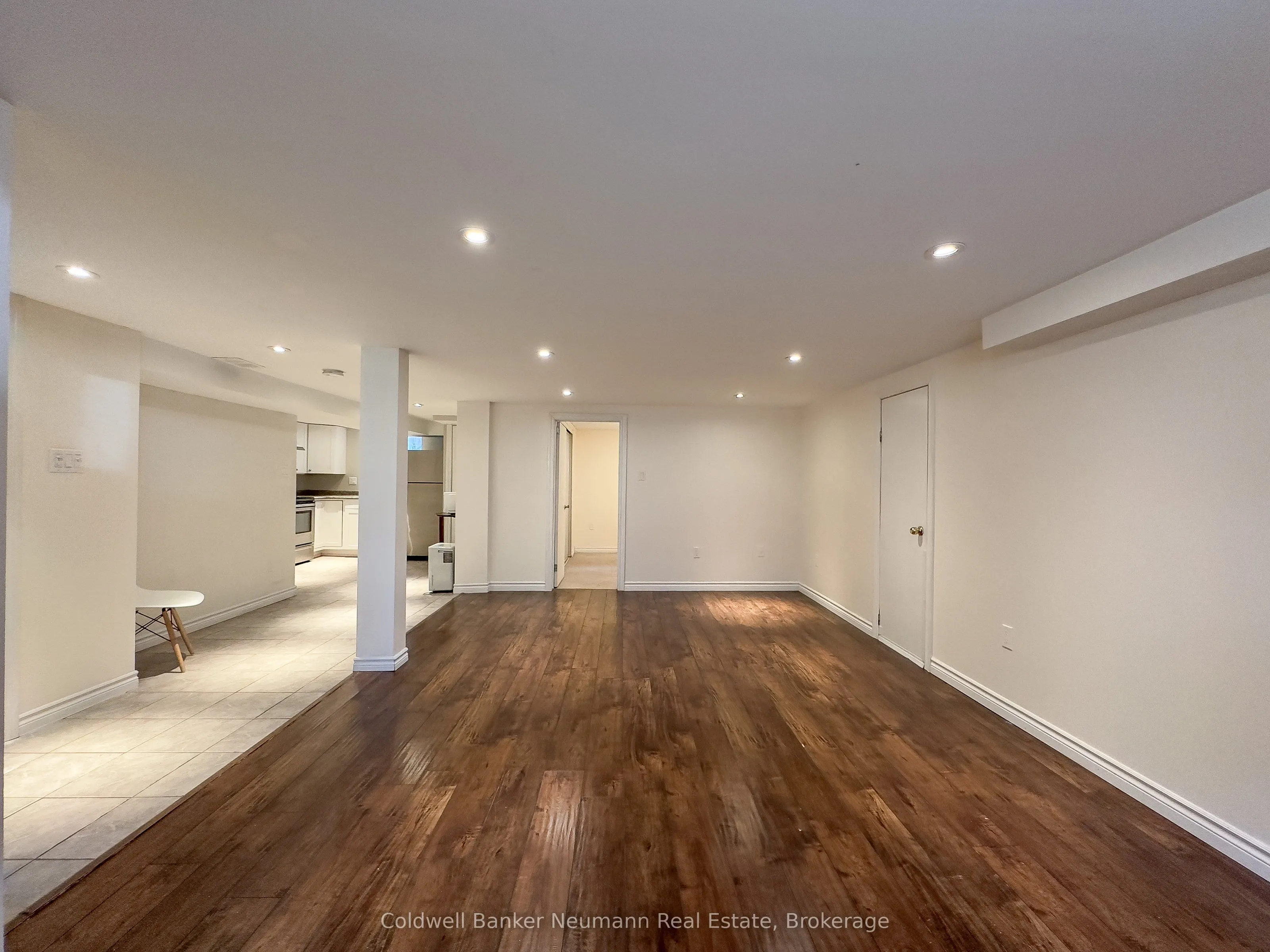 17 Ottawa Crescent, #lower