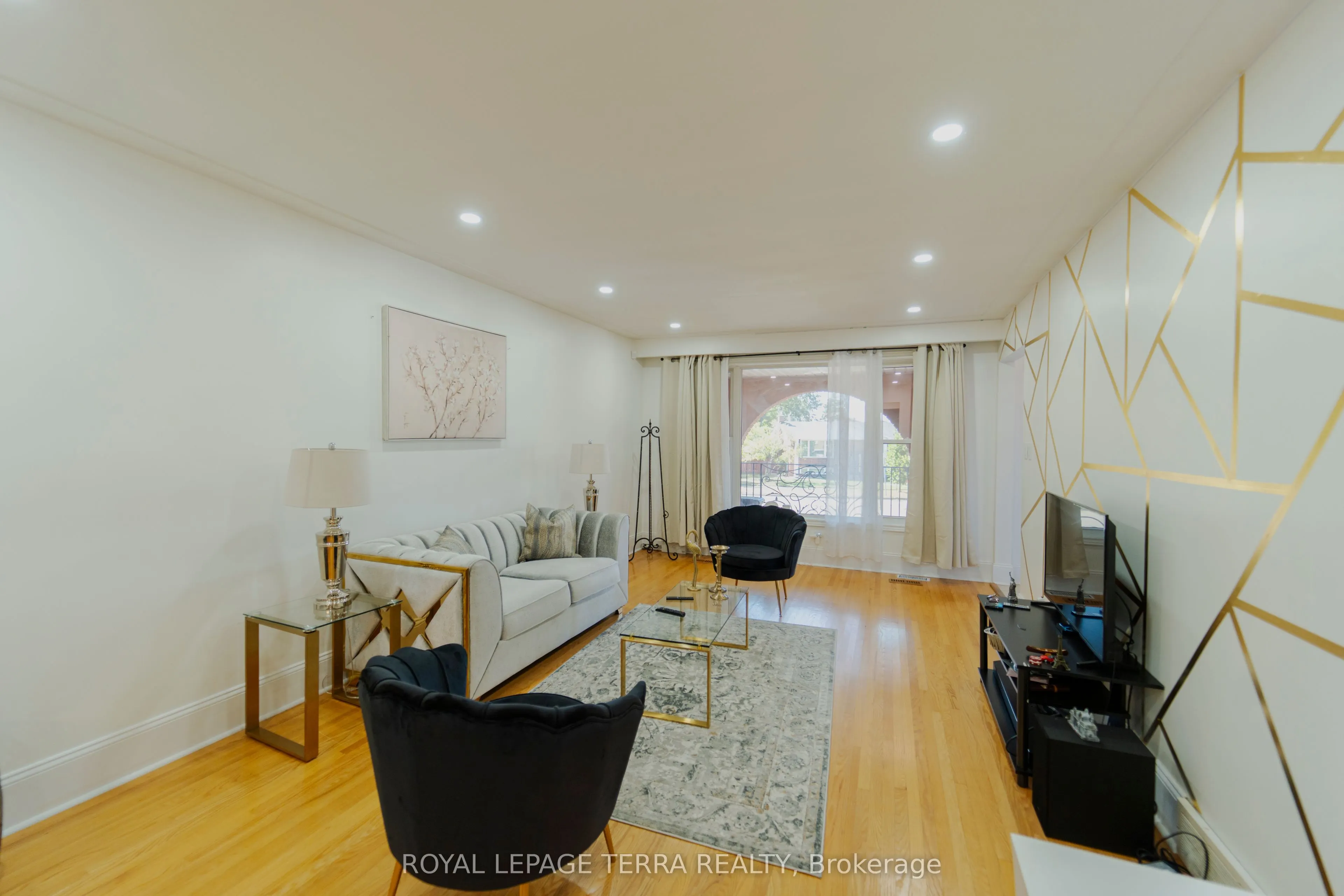55 Eastbury Drive
