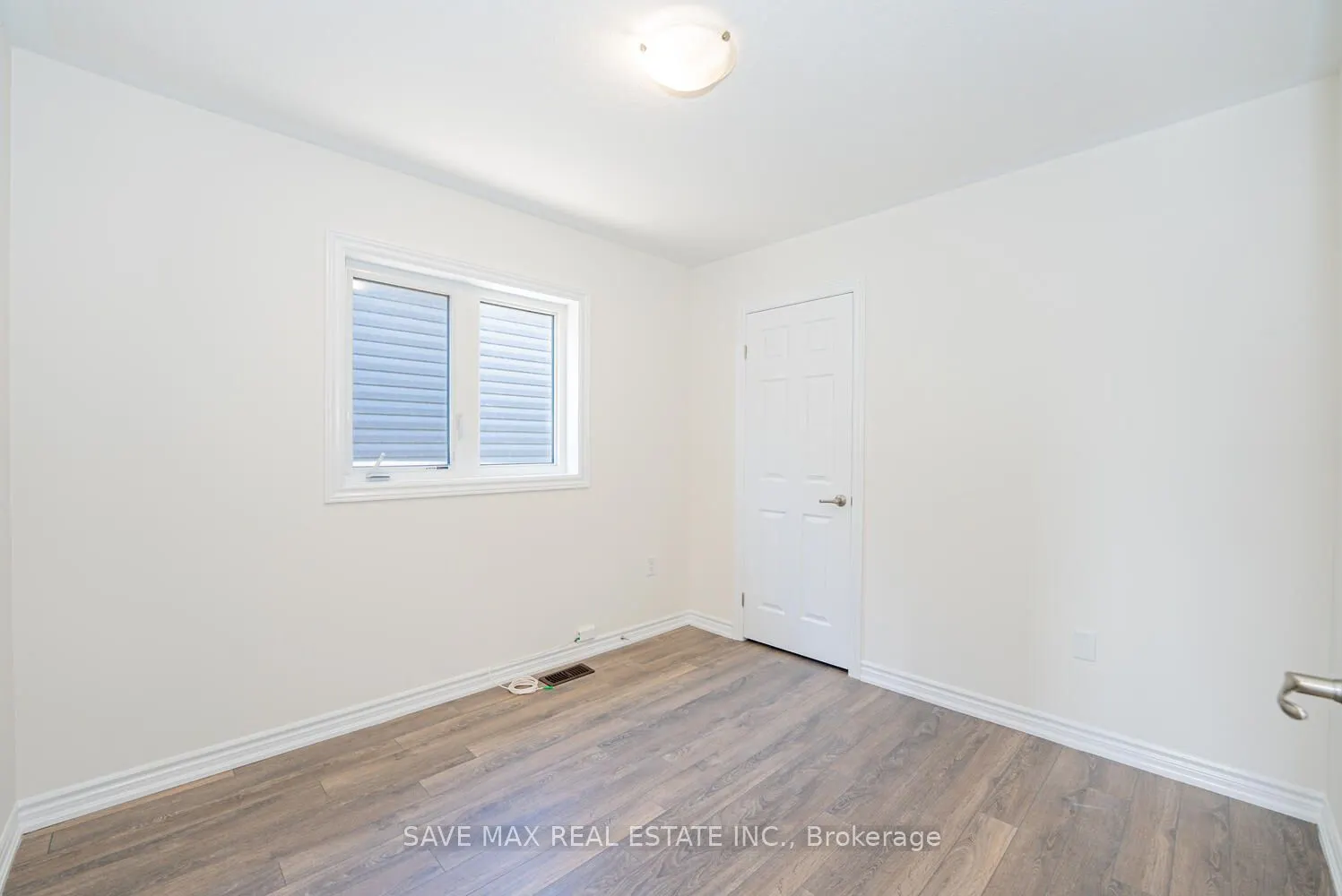 4 Tarrison Street S