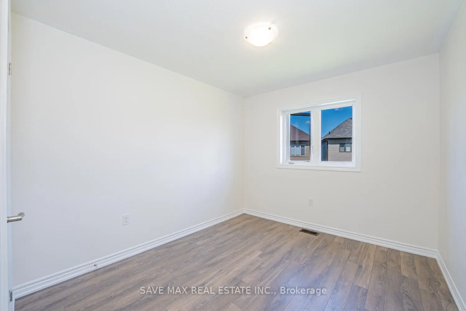 4 Tarrison Street S