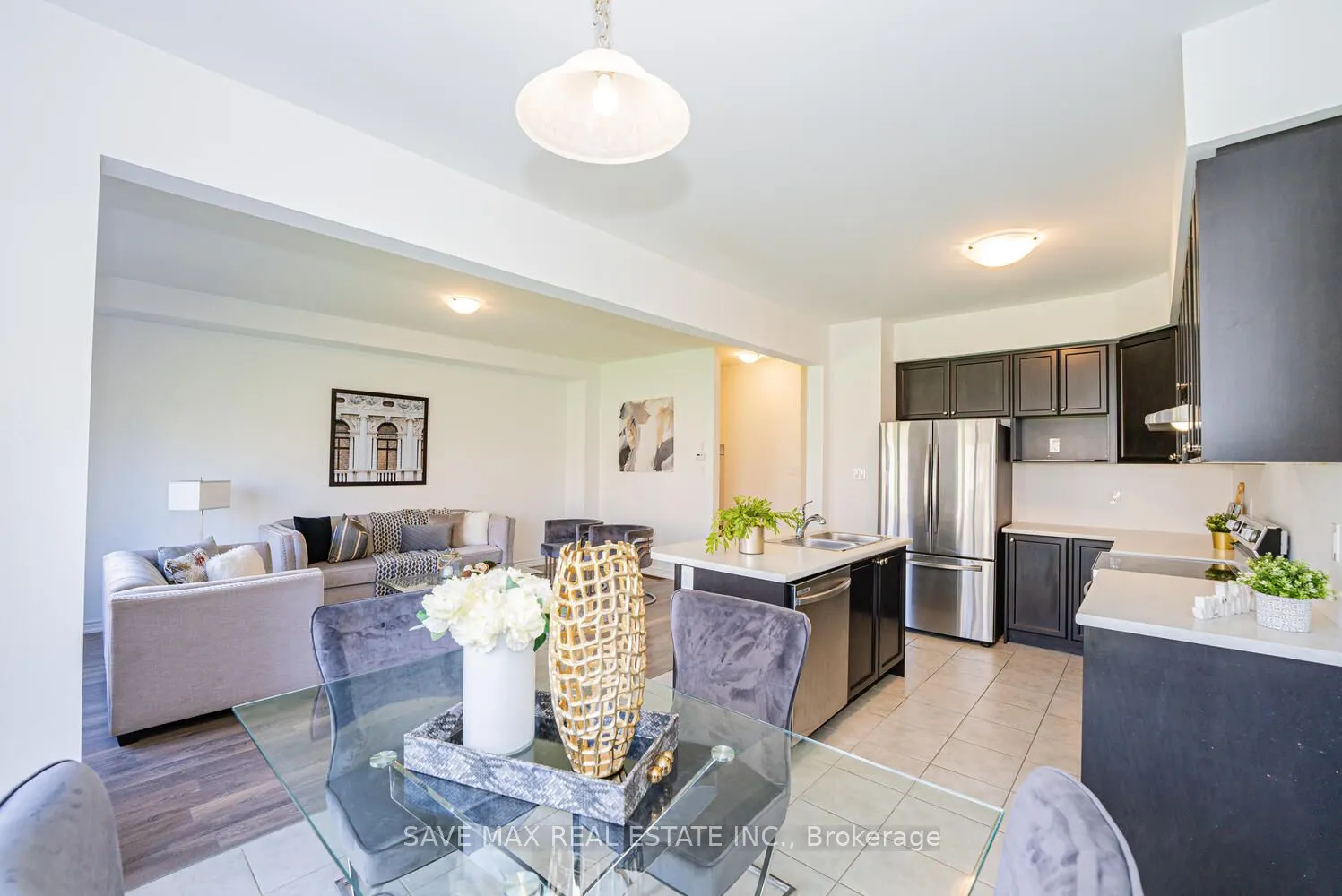 4 Tarrison Street S
