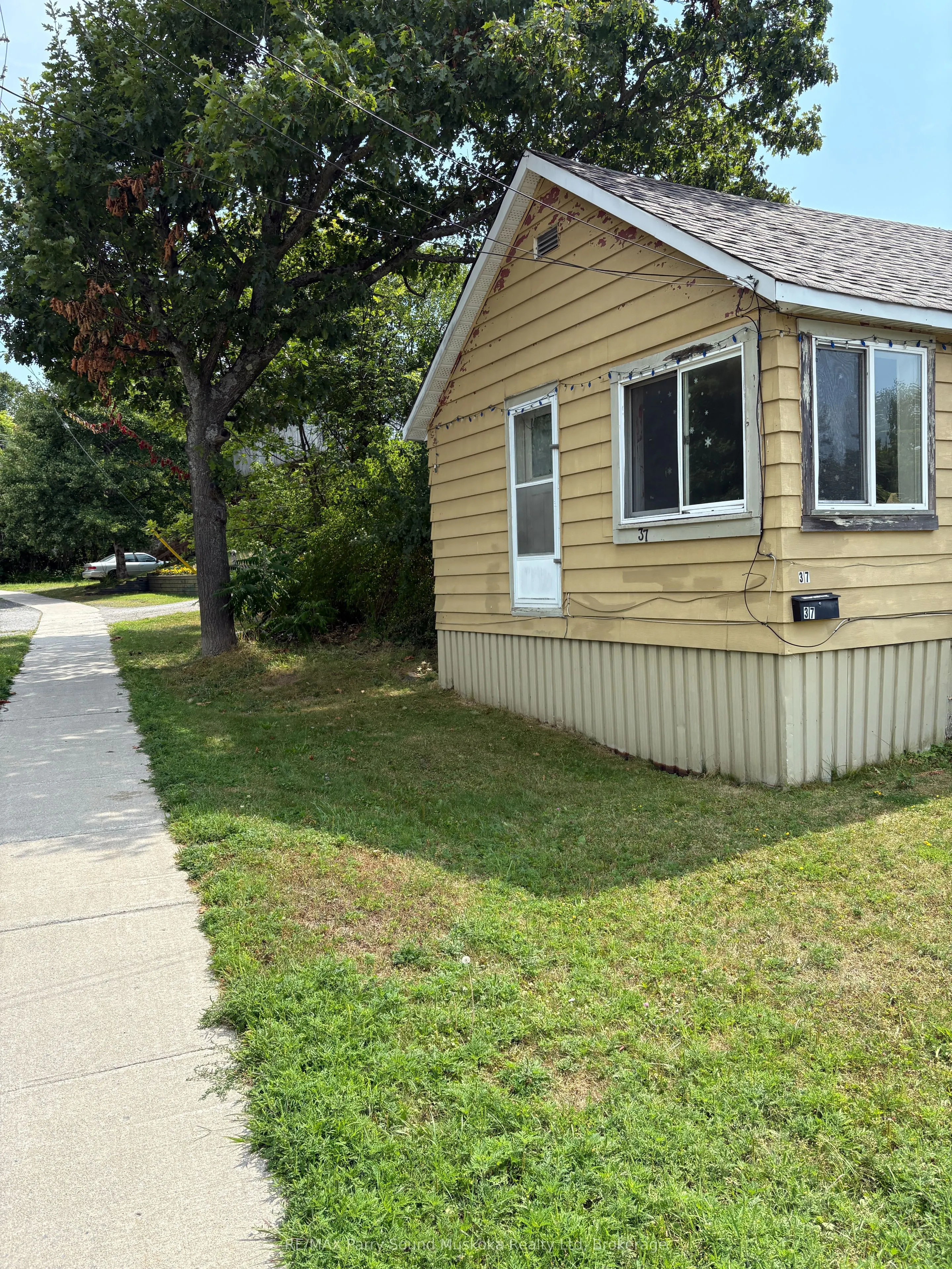 37 Parry Sound Road