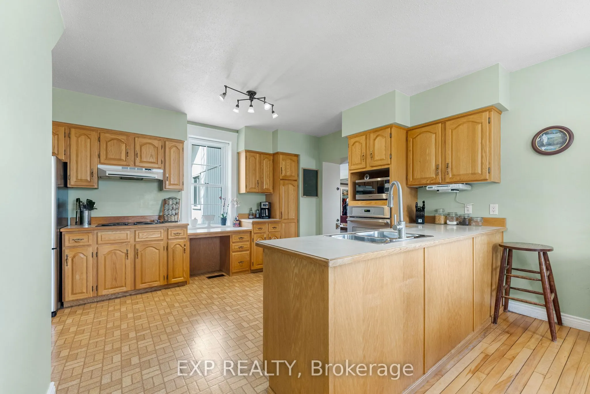 1382 Lochwinnoch Road