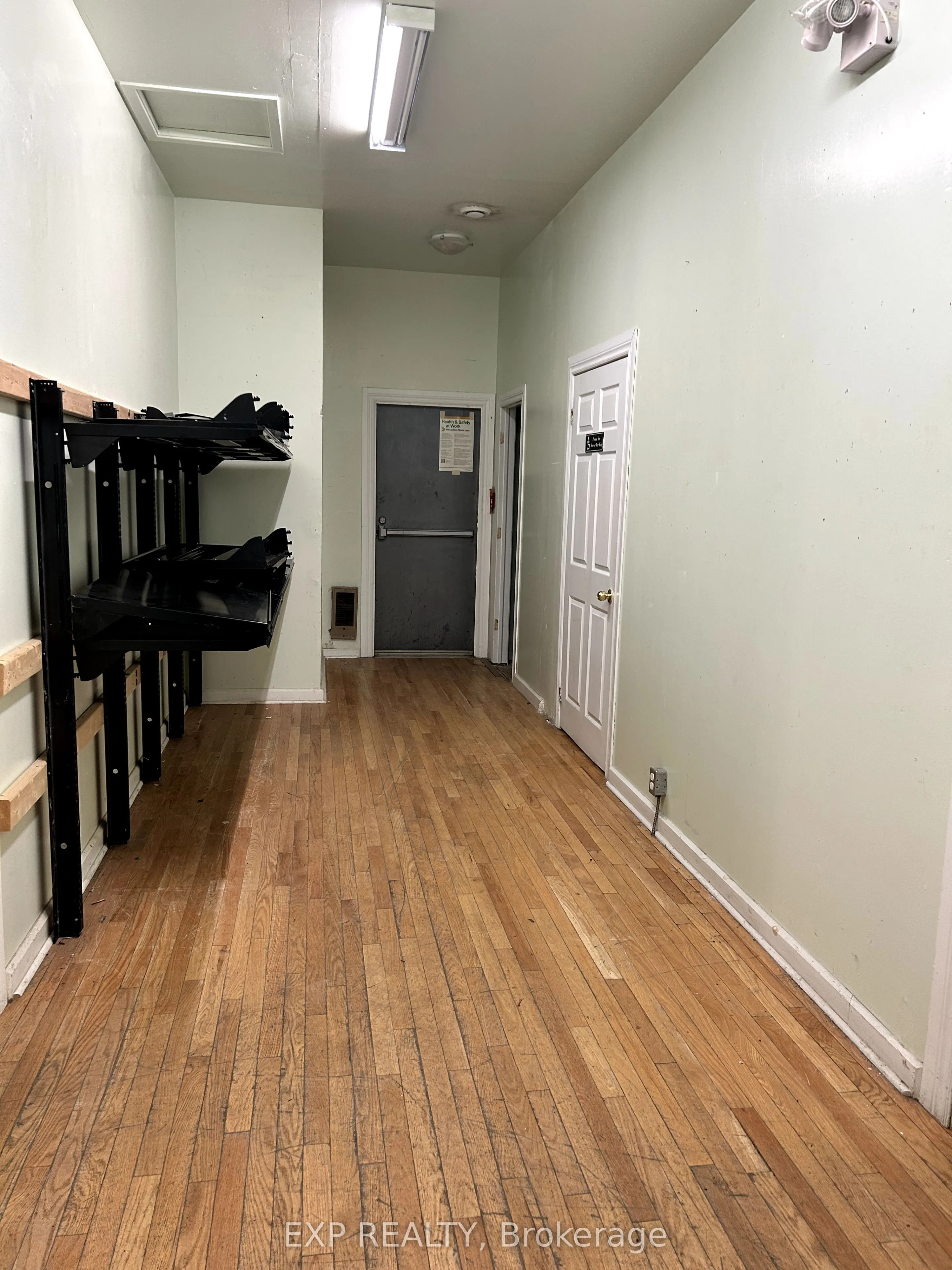 19 Renfrew Avenue W