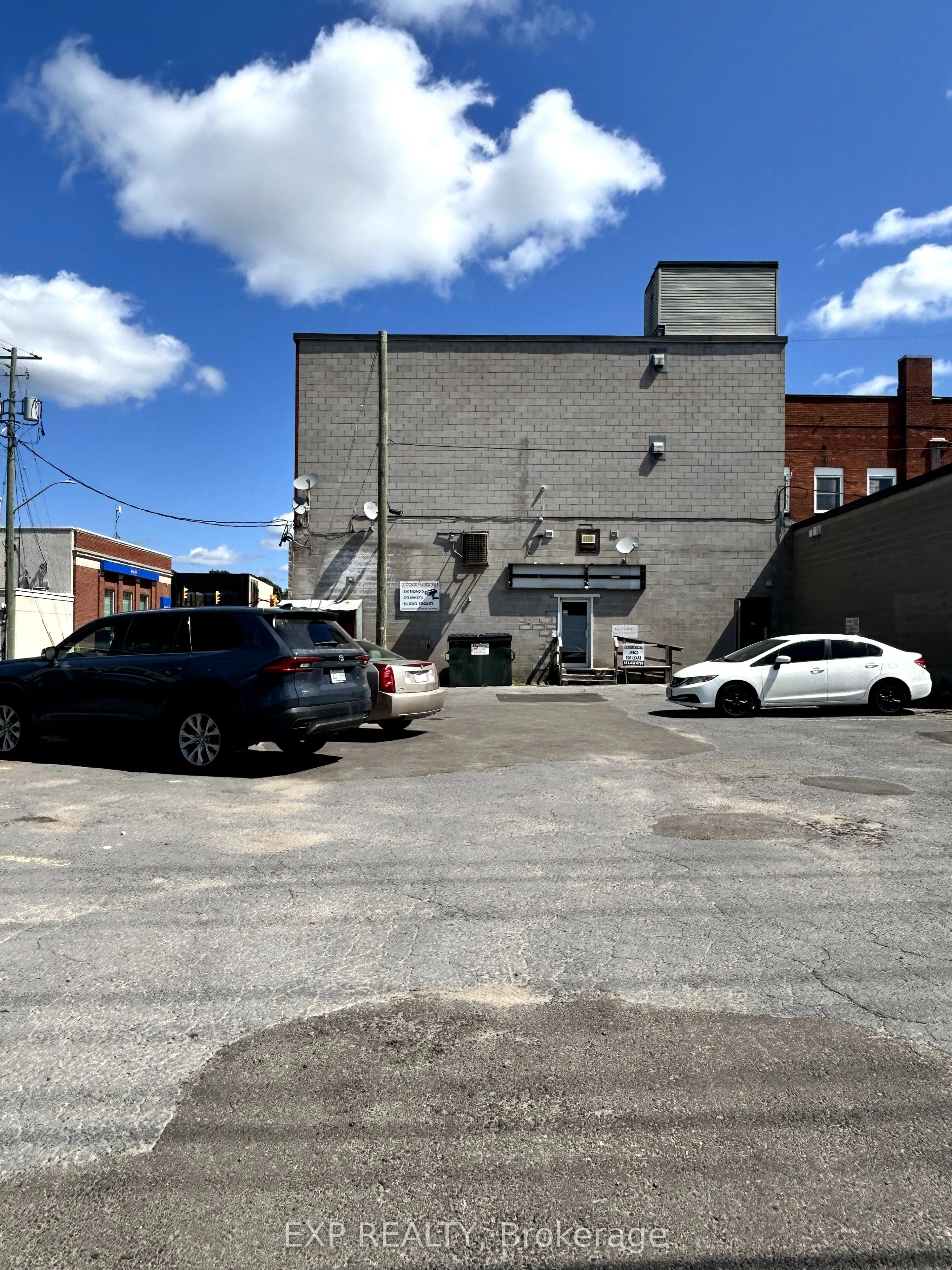 19 Renfrew Avenue W