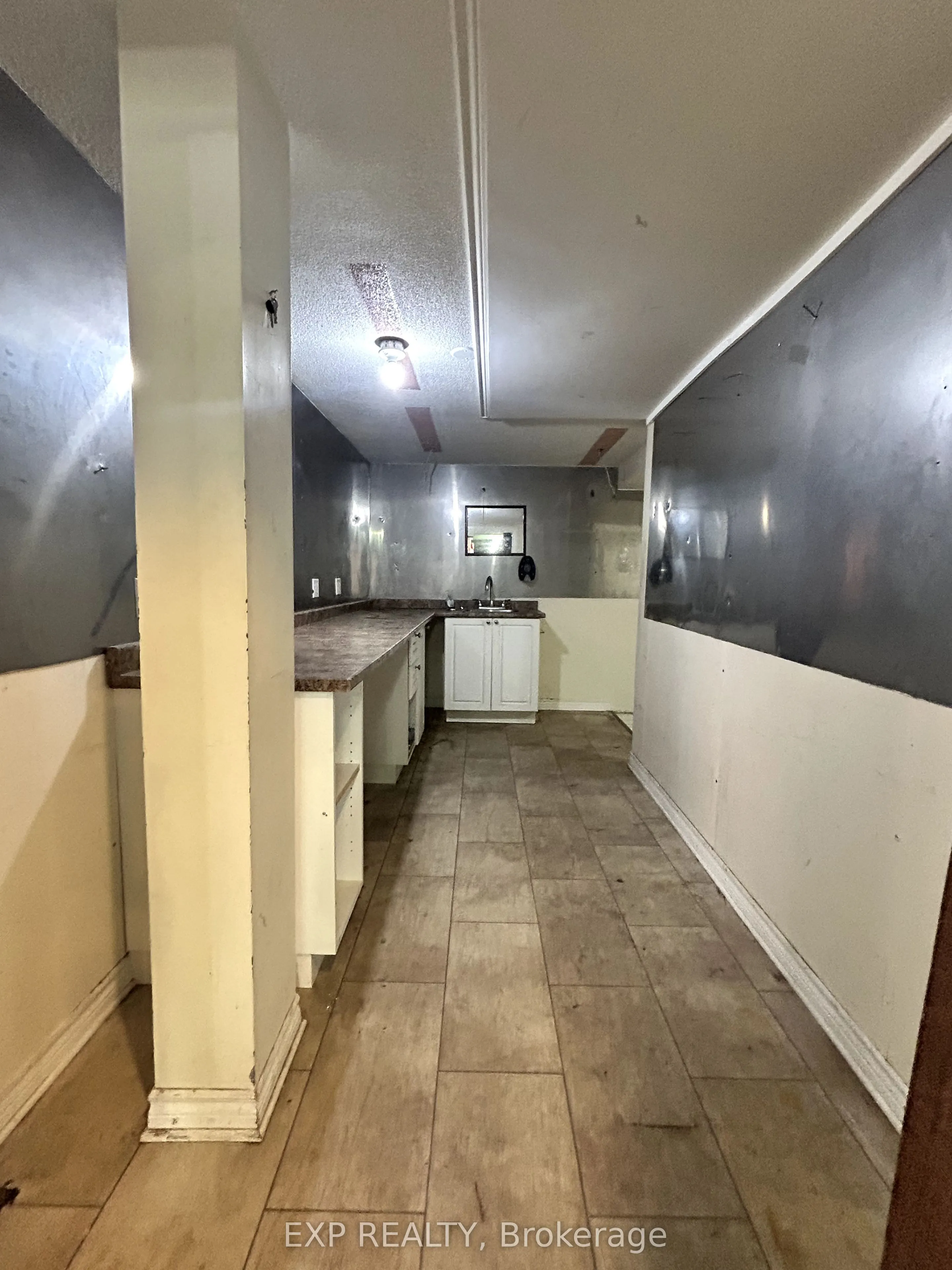 19 Renfrew Avenue W