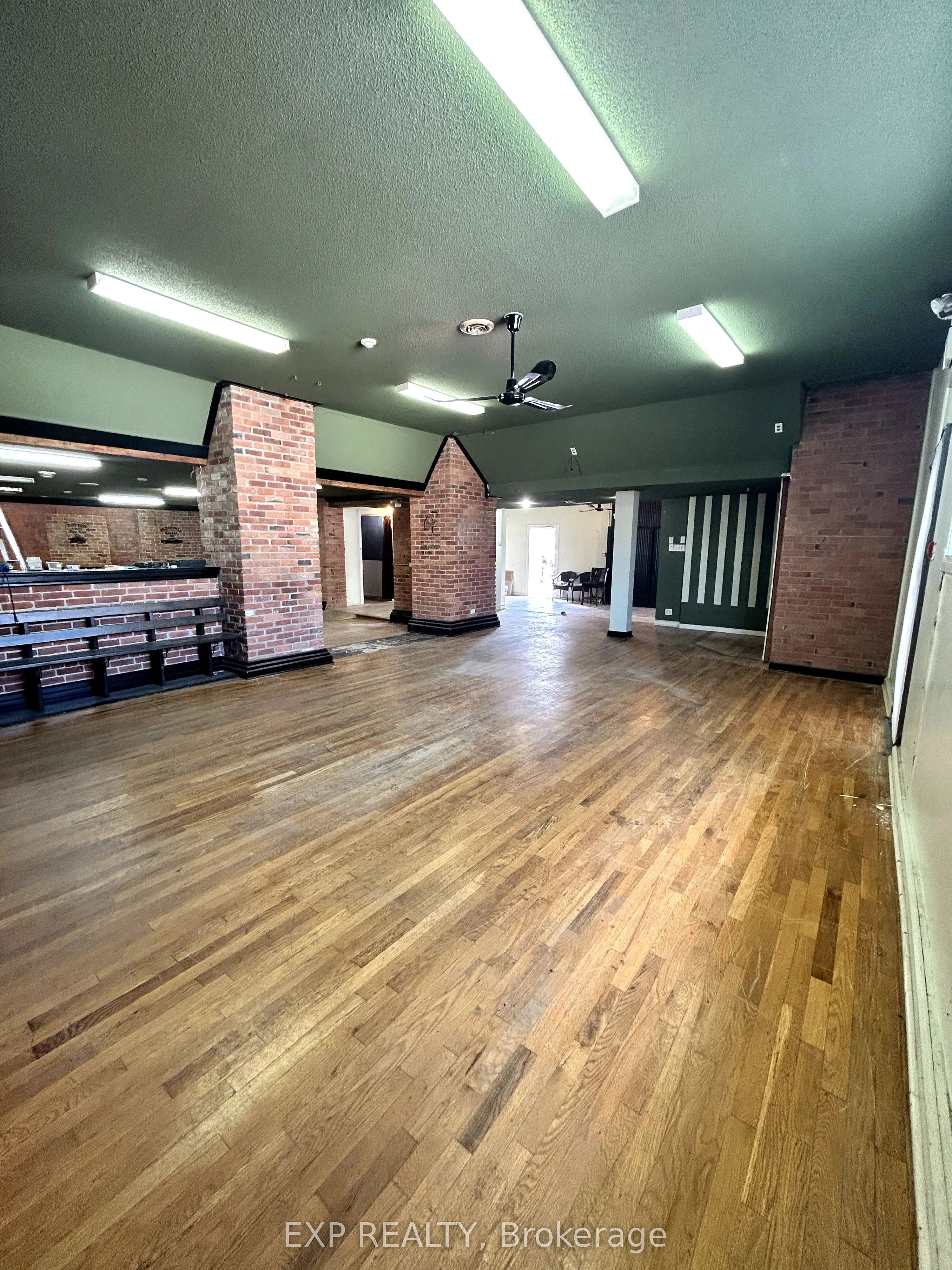 19 Renfrew Avenue W