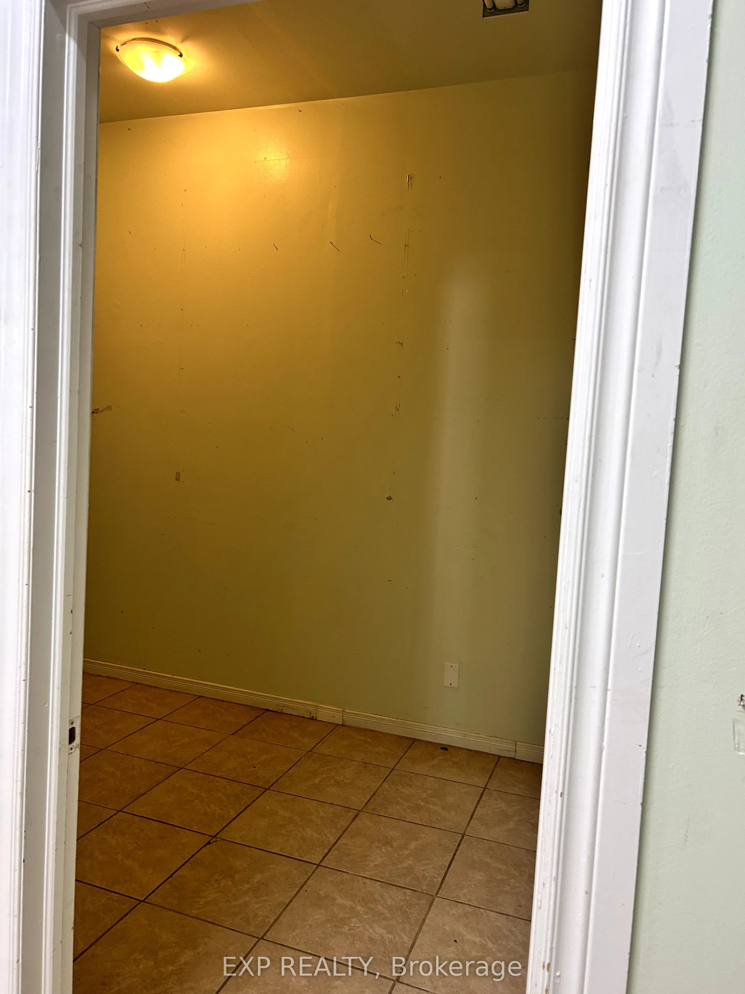 19 Renfrew Avenue W