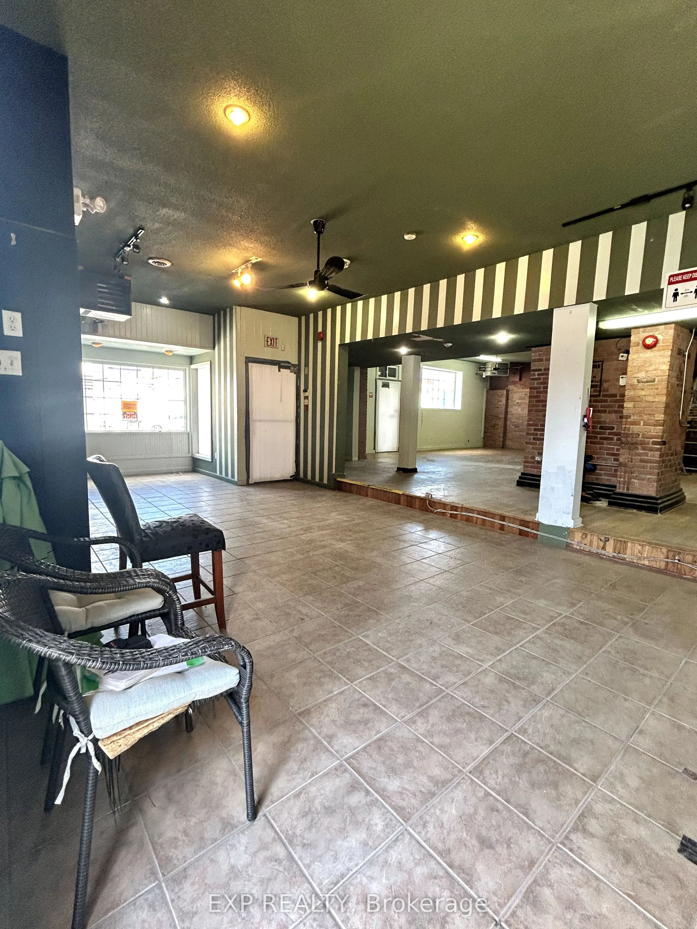 19 Renfrew Avenue W