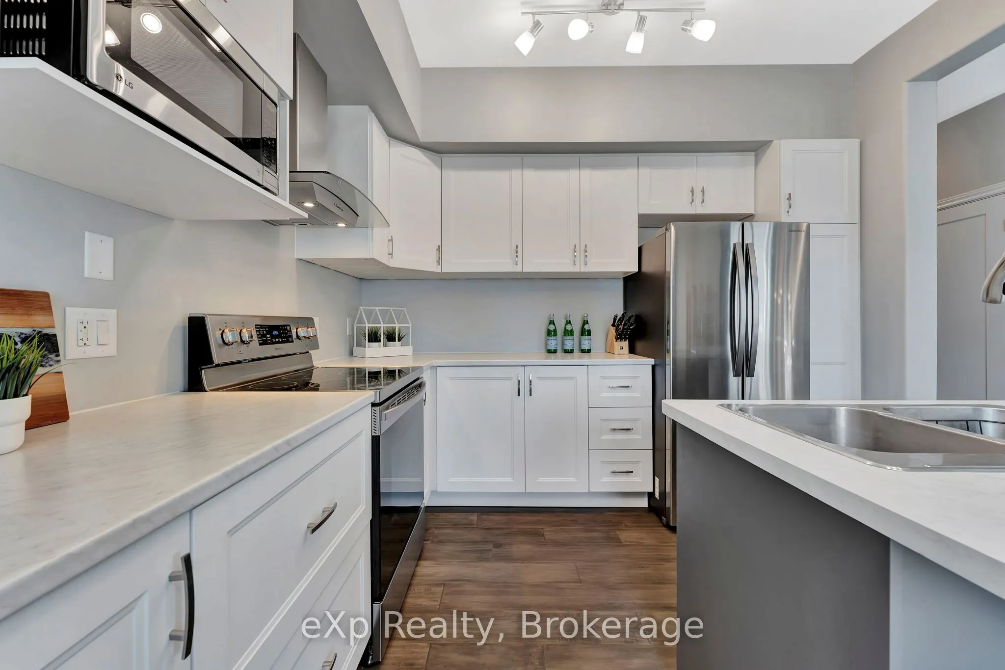 12 Brantwood Park Road, #D2