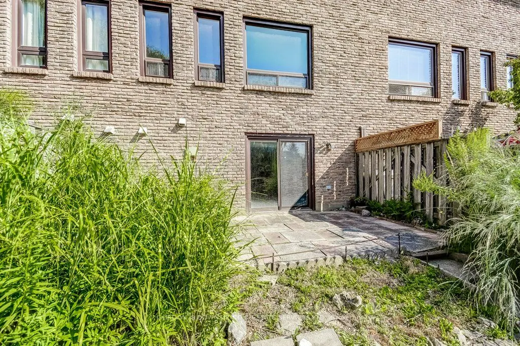 1250 Limeridge Road E, #23