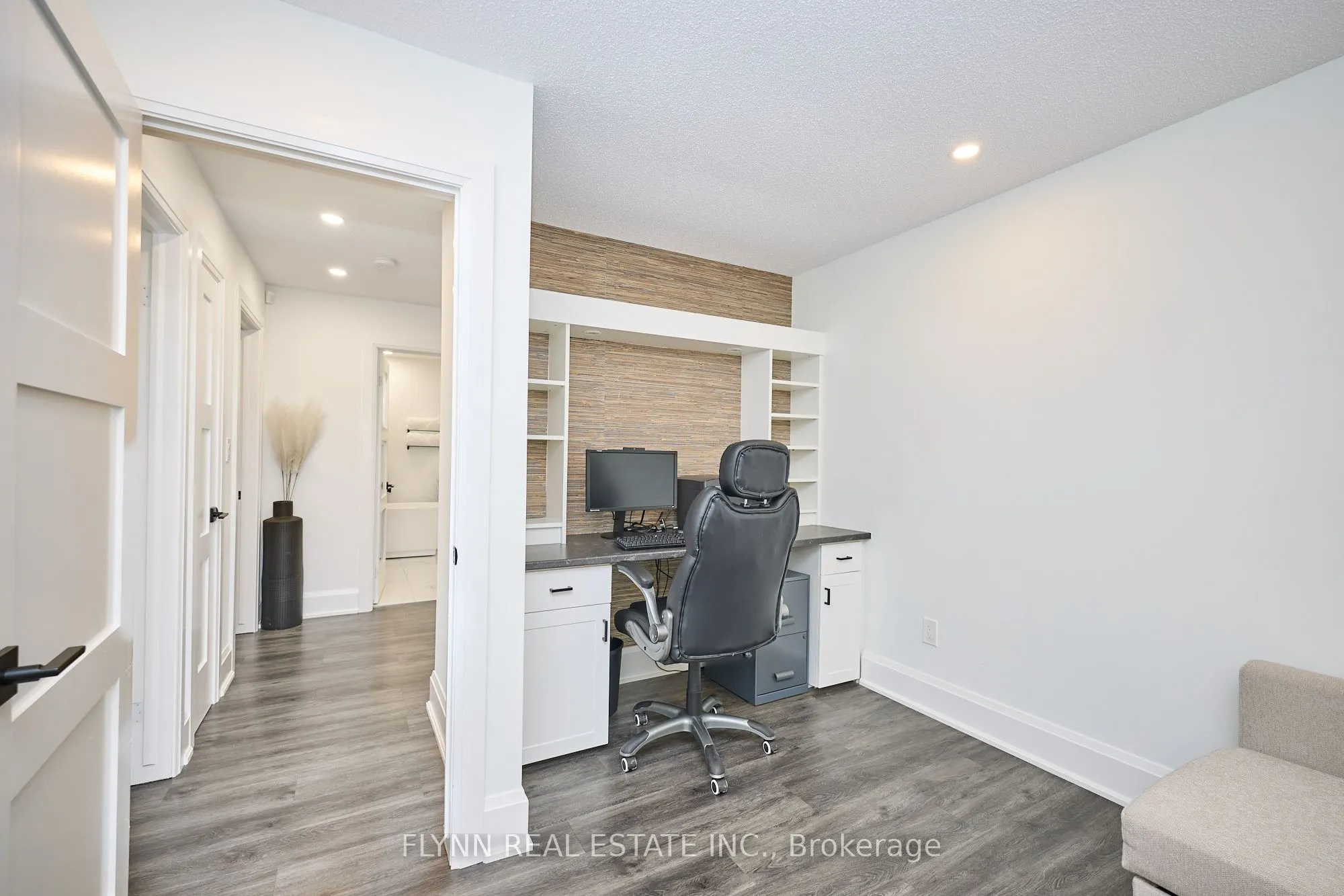 3907 Cardinal Drive