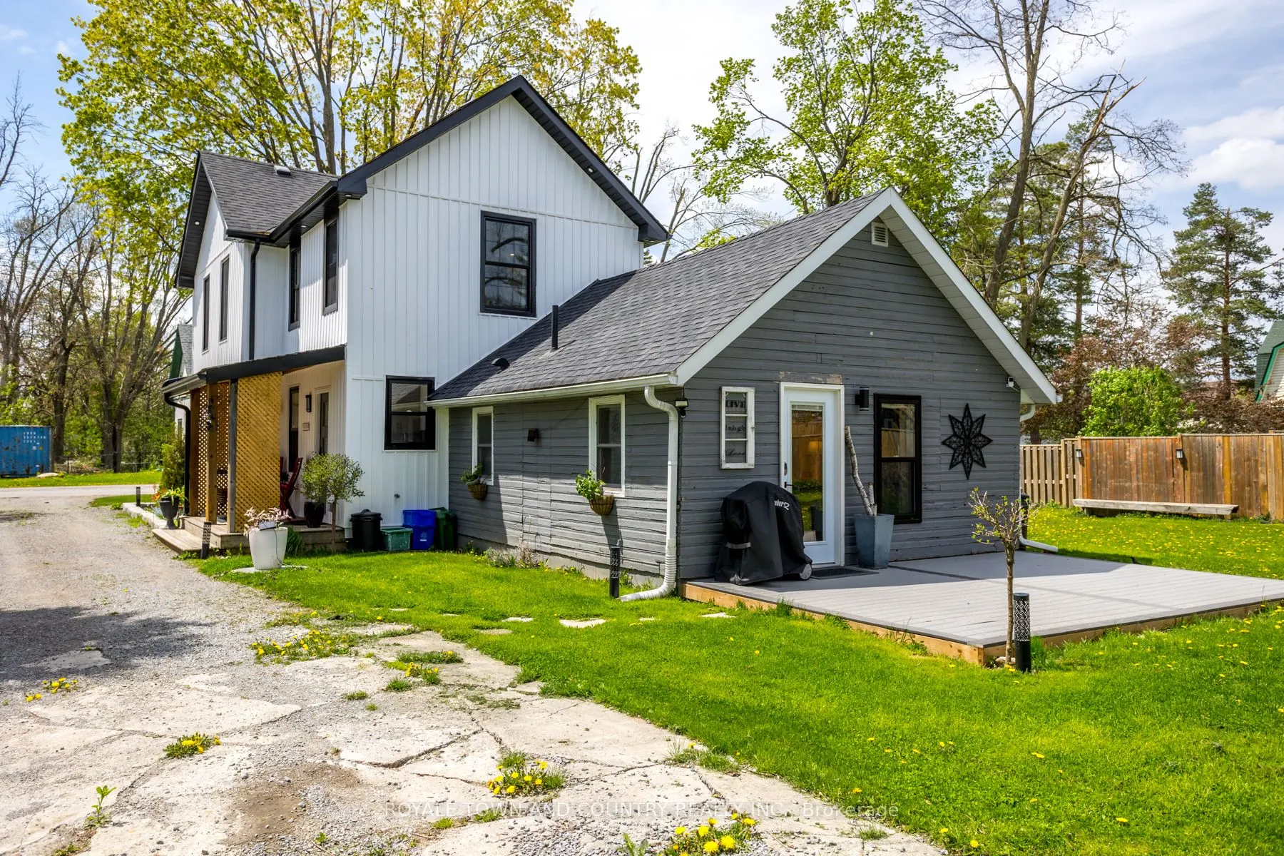 10 Queen Street S