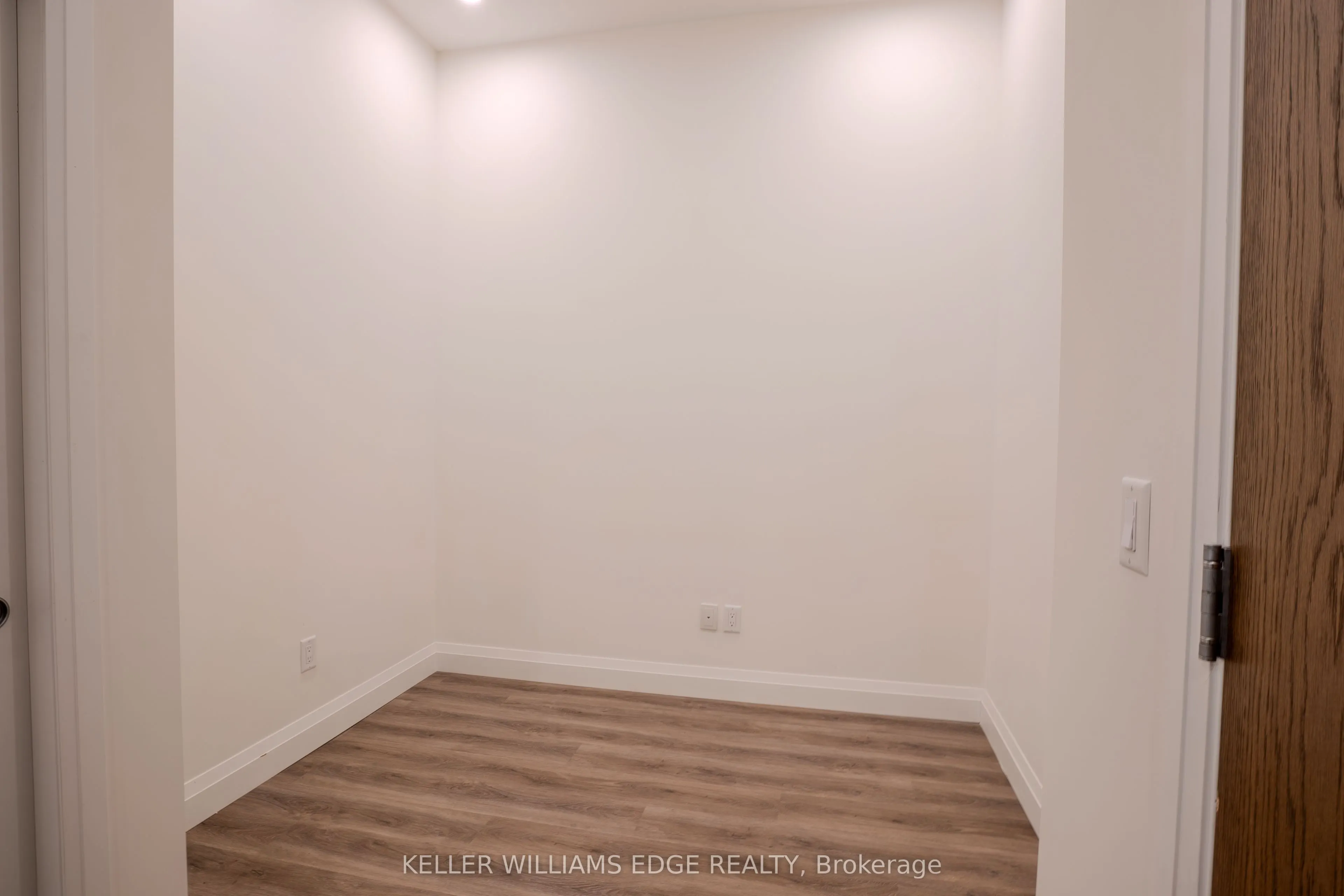 30 HAMILTON Street S, #103
