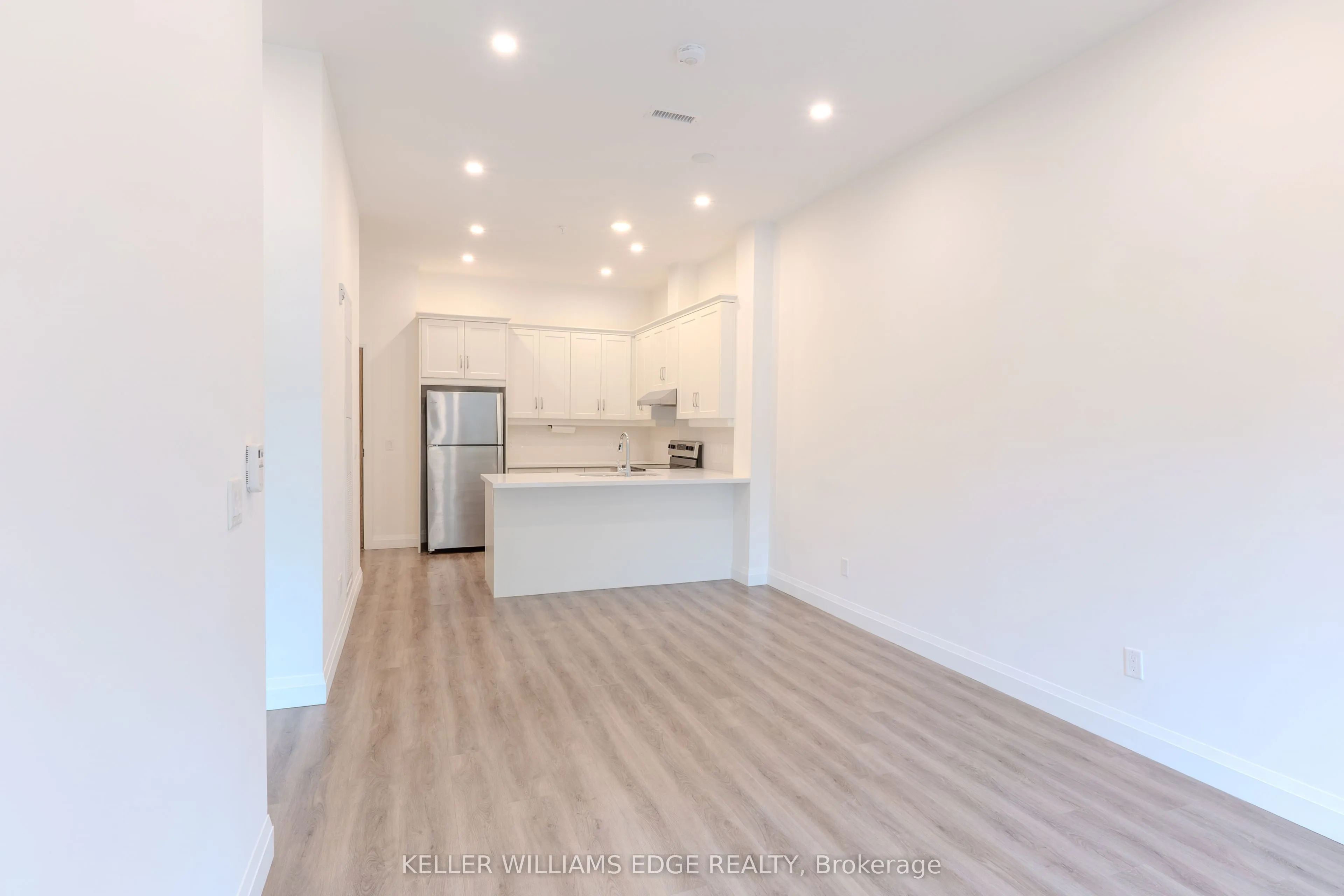 30 HAMILTON Street S, #103