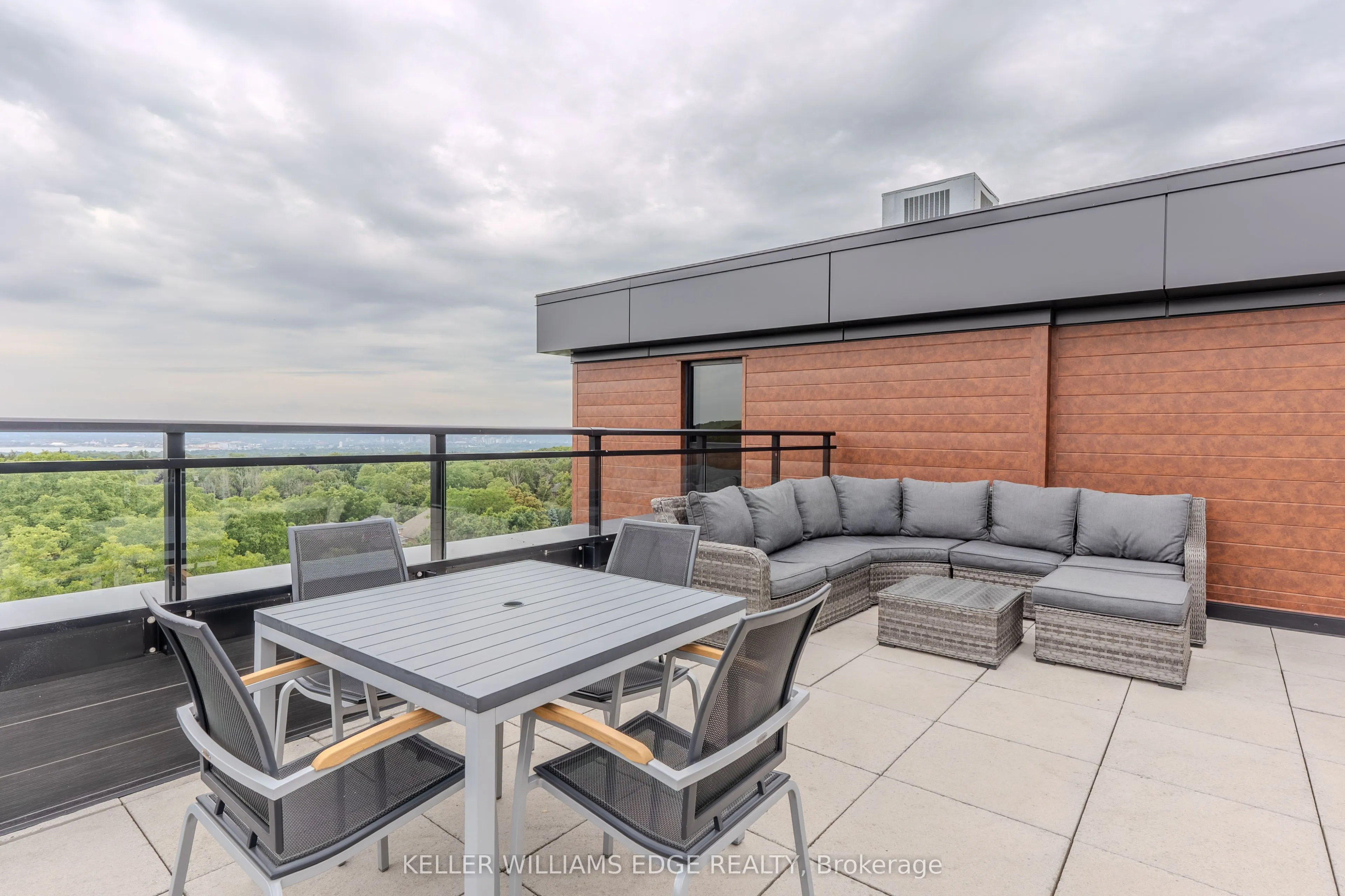 30 HAMILTON Street S, #103