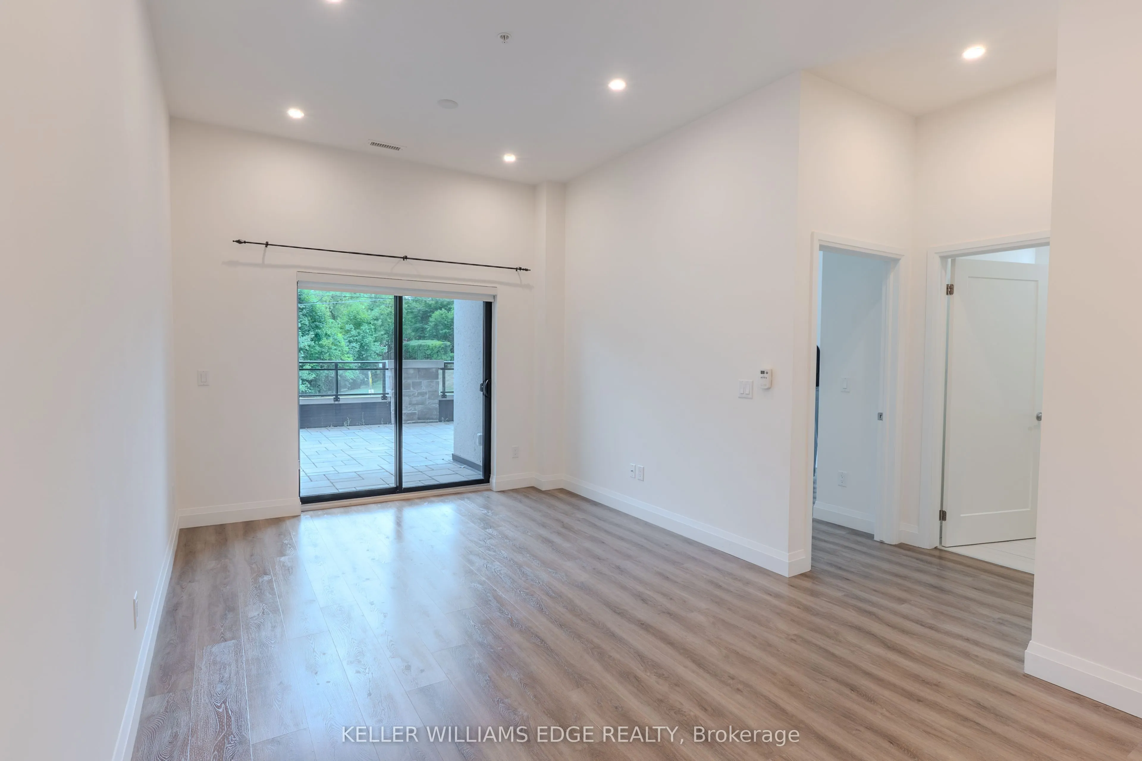 30 HAMILTON Street S, #103