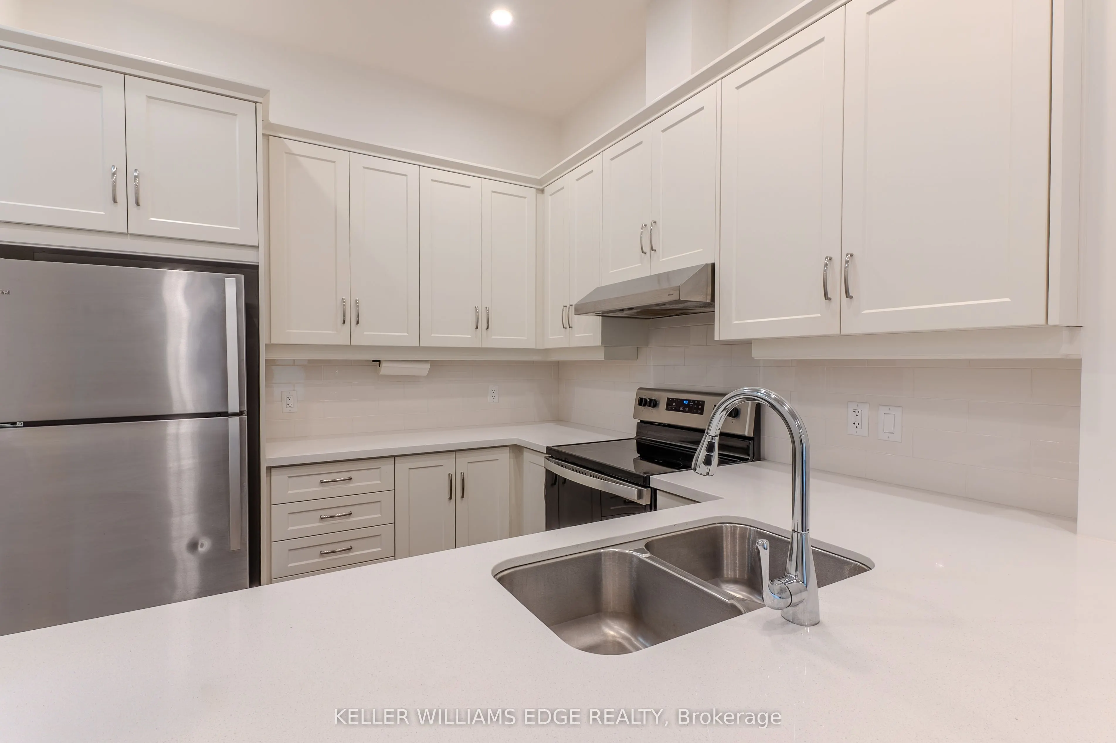 30 HAMILTON Street S, #103