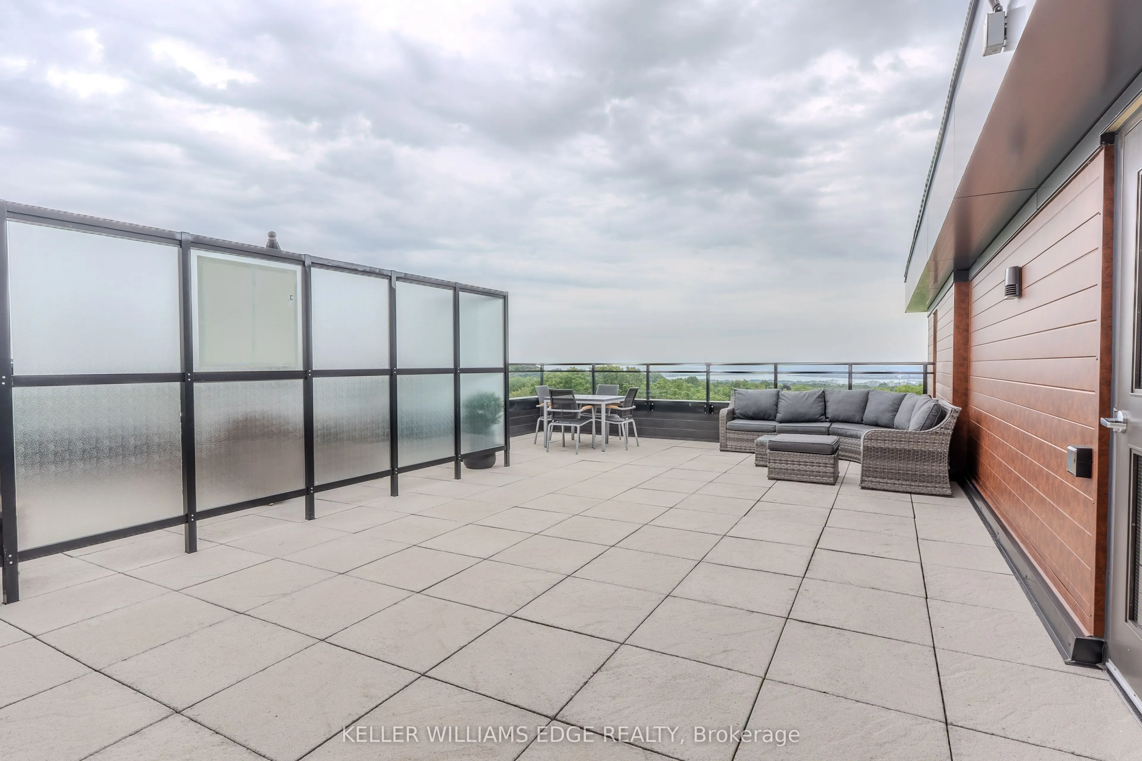 30 HAMILTON Street S, #103